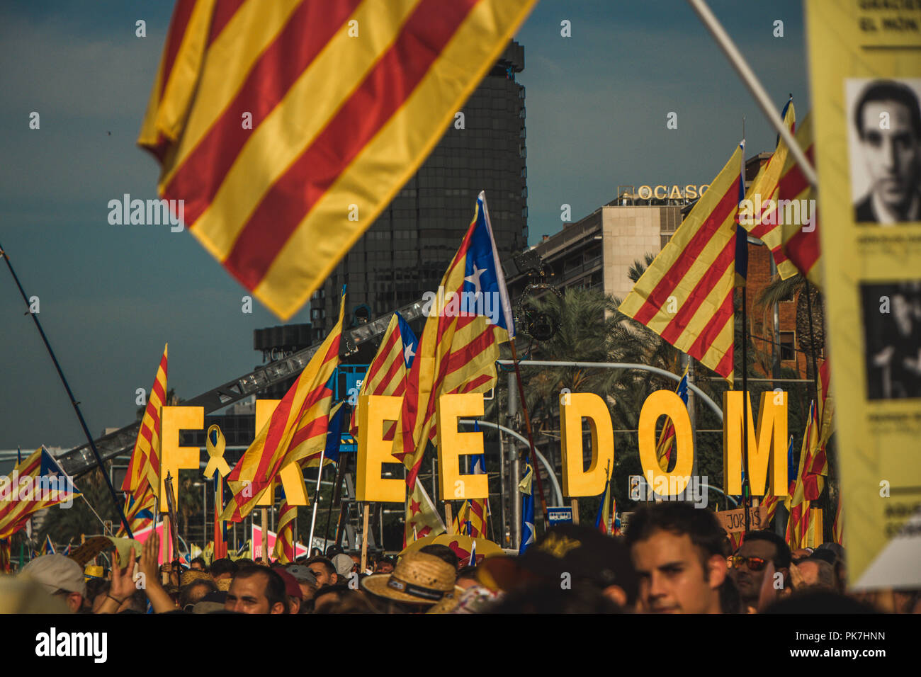 Barcelone, Espagne. 11 Septembre, 2018. Journée nationale de Catalunya (Diada de Catalunya), mille de personnes prenant part à la manifestation Crédit : Zhuliyan Zhekov/Alamy Live News Banque D'Images