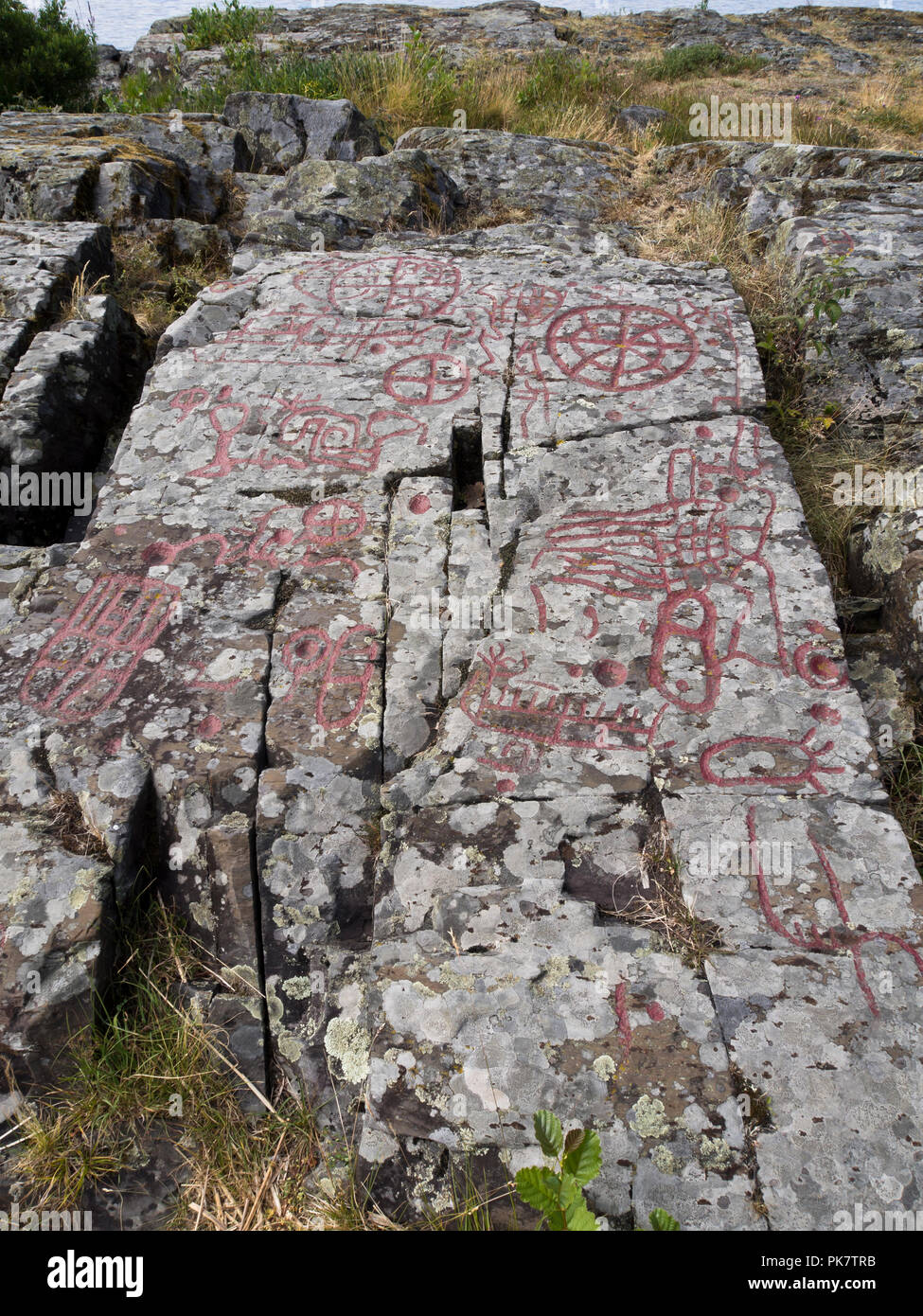 Högsbyn zone de pétroglyphes dans La Suède compte environ 2500 Autriche les figures de l'âge du bronze sur les roches dans une nature idyllique réserver Banque D'Images