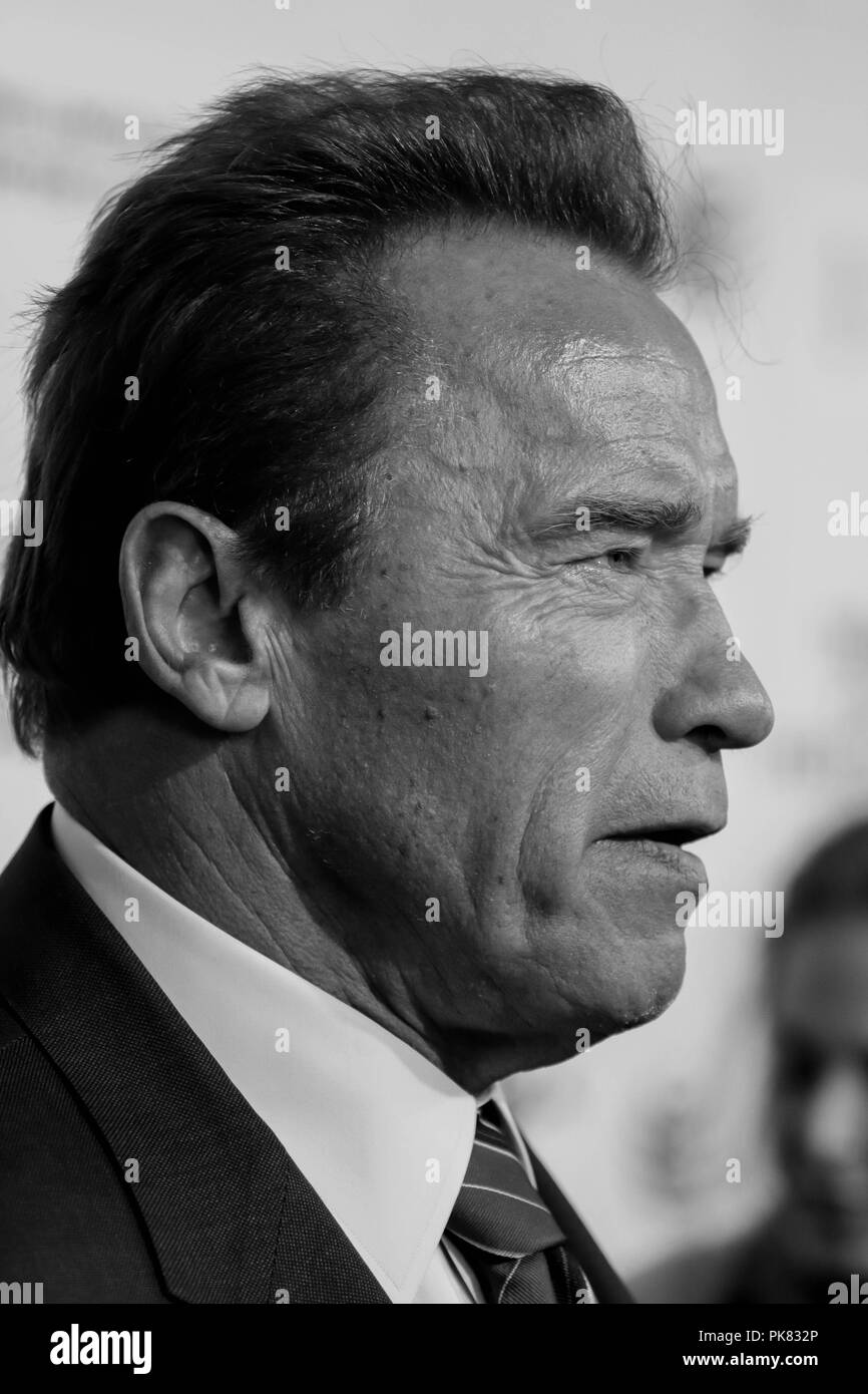 NEW YORK, NY - 22 avril : l'acteur Arnold Schwarzenegger assiste à la Tribeca Film Festival 2015 Première mondiale : 'Maggie' au CCMB Tribeca PAC sur Banque D'Images