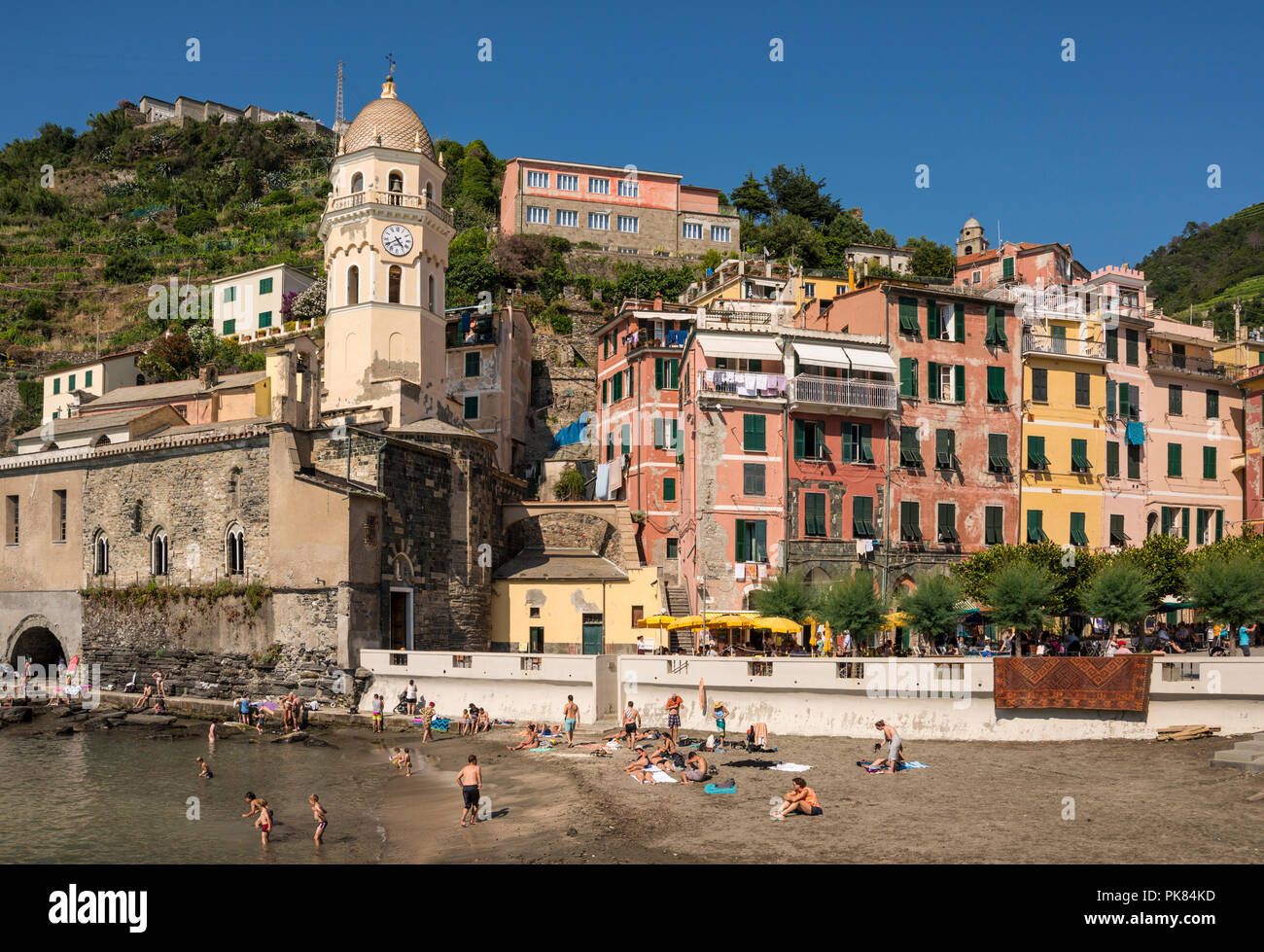 Vernazza, front de l'un des 5 villages des Cinque Terre, ligurie, italie Banque D'Images