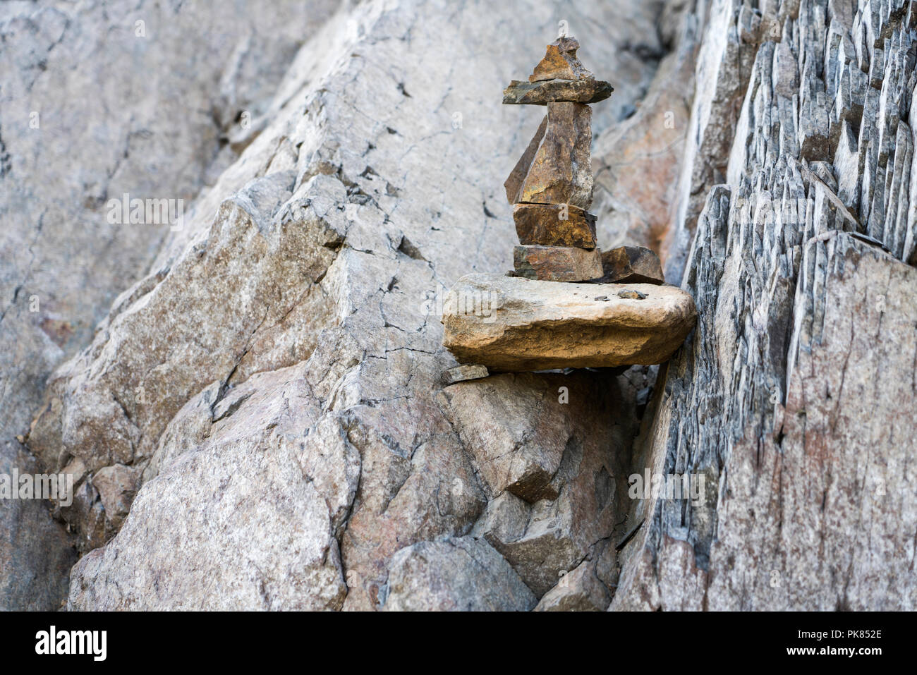 Cairn au le lac Edersee à marée basse, Hesse, Germany, Europe Banque D'Images