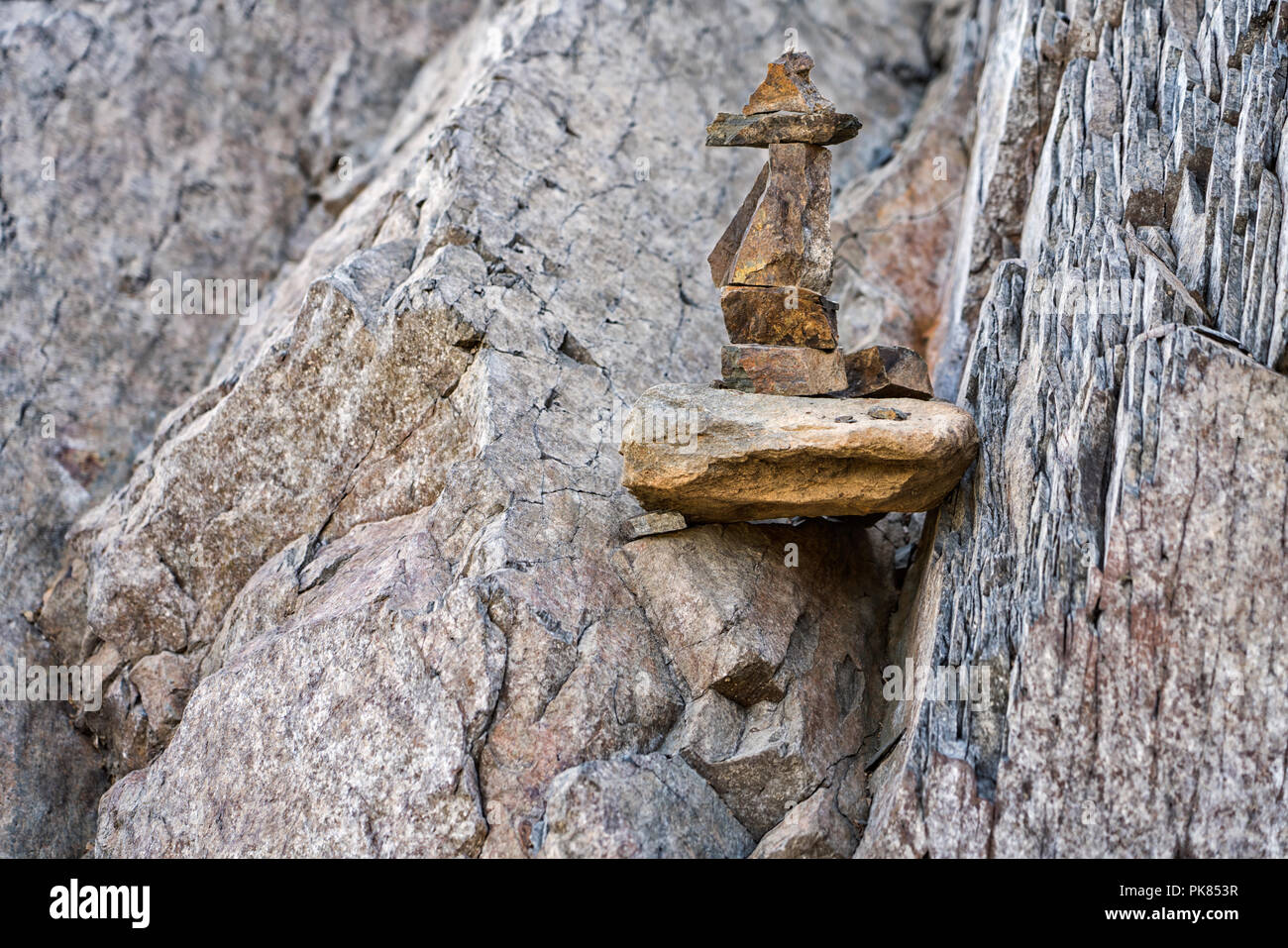 Cairn au le lac Edersee à marée basse, Hesse, Germany, Europe Banque D'Images