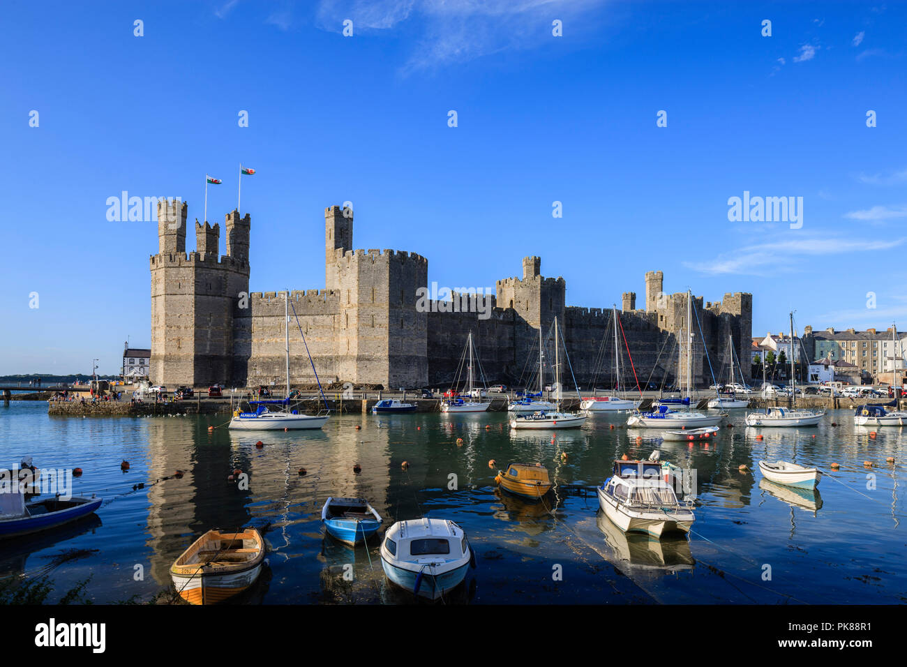 Château de Caernarfon Caernarfon Gwynedd au Pays de Galles Banque D'Images