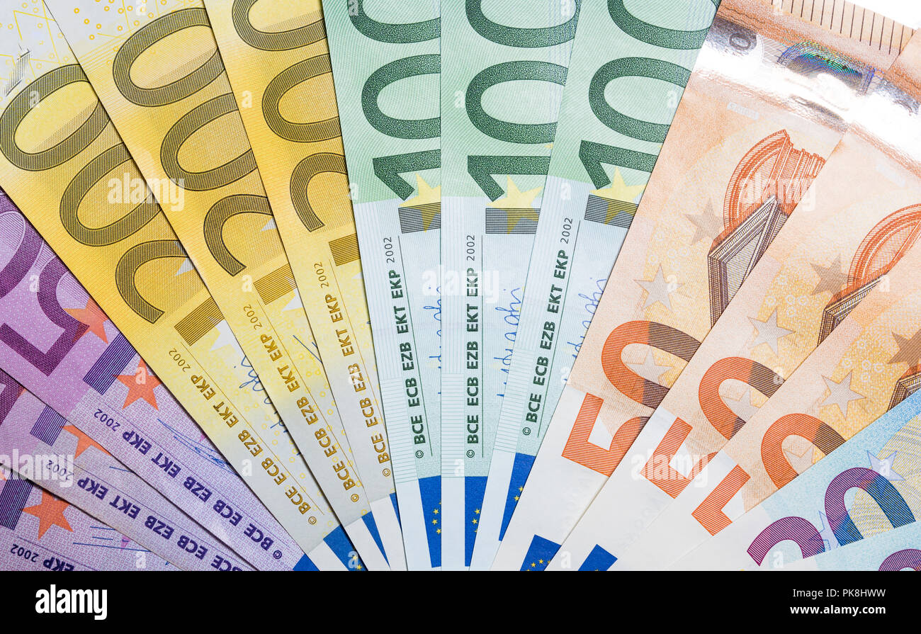 Pile de billets de 100 euros Banque de photographies et d’images à ...