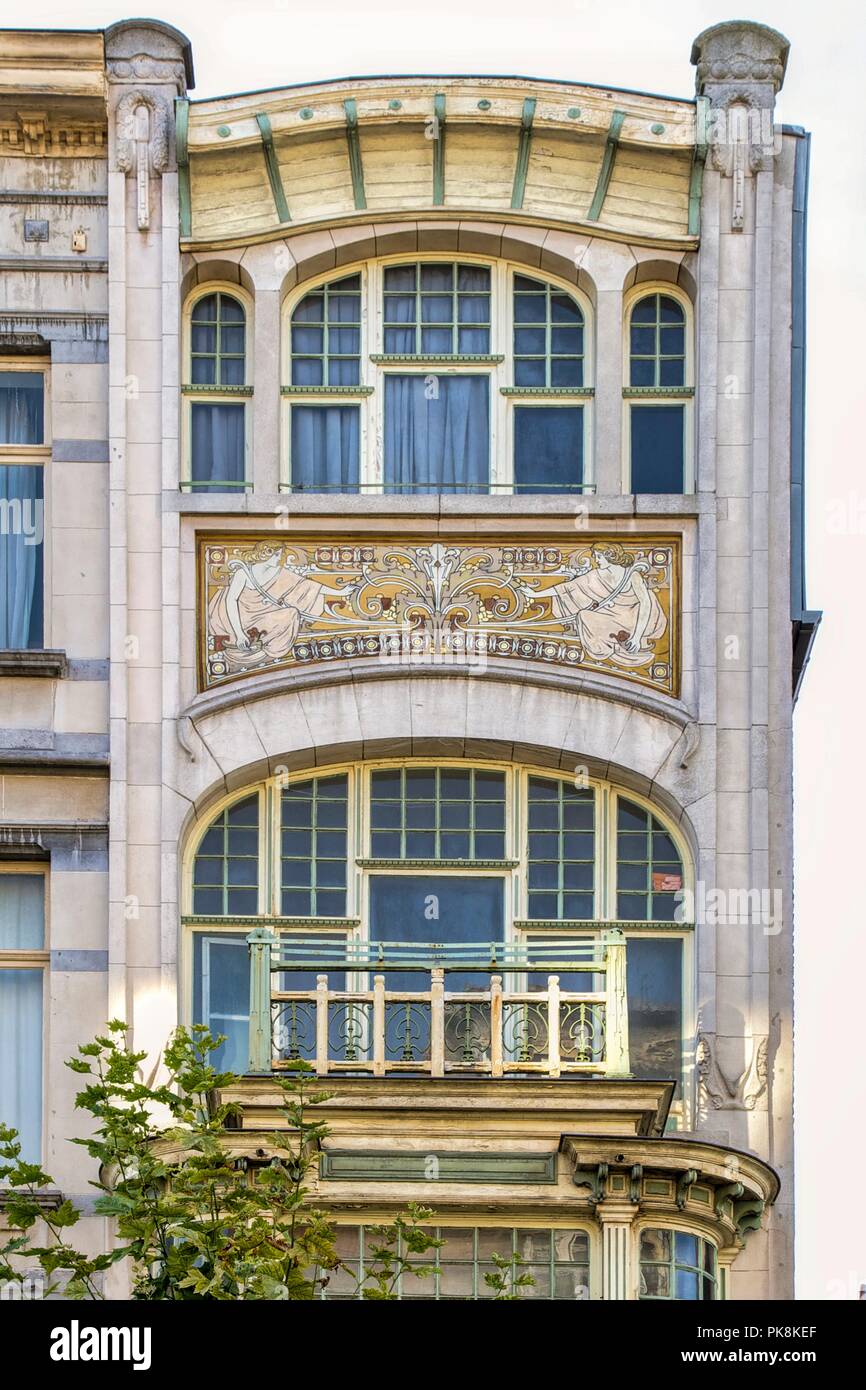 9-15 Avenue Albert Giraud, Schaerbeek, Bruxelles, Belgique, (1910), c2014-c2017. Artiste : Alan John Ainsworth. Banque D'Images