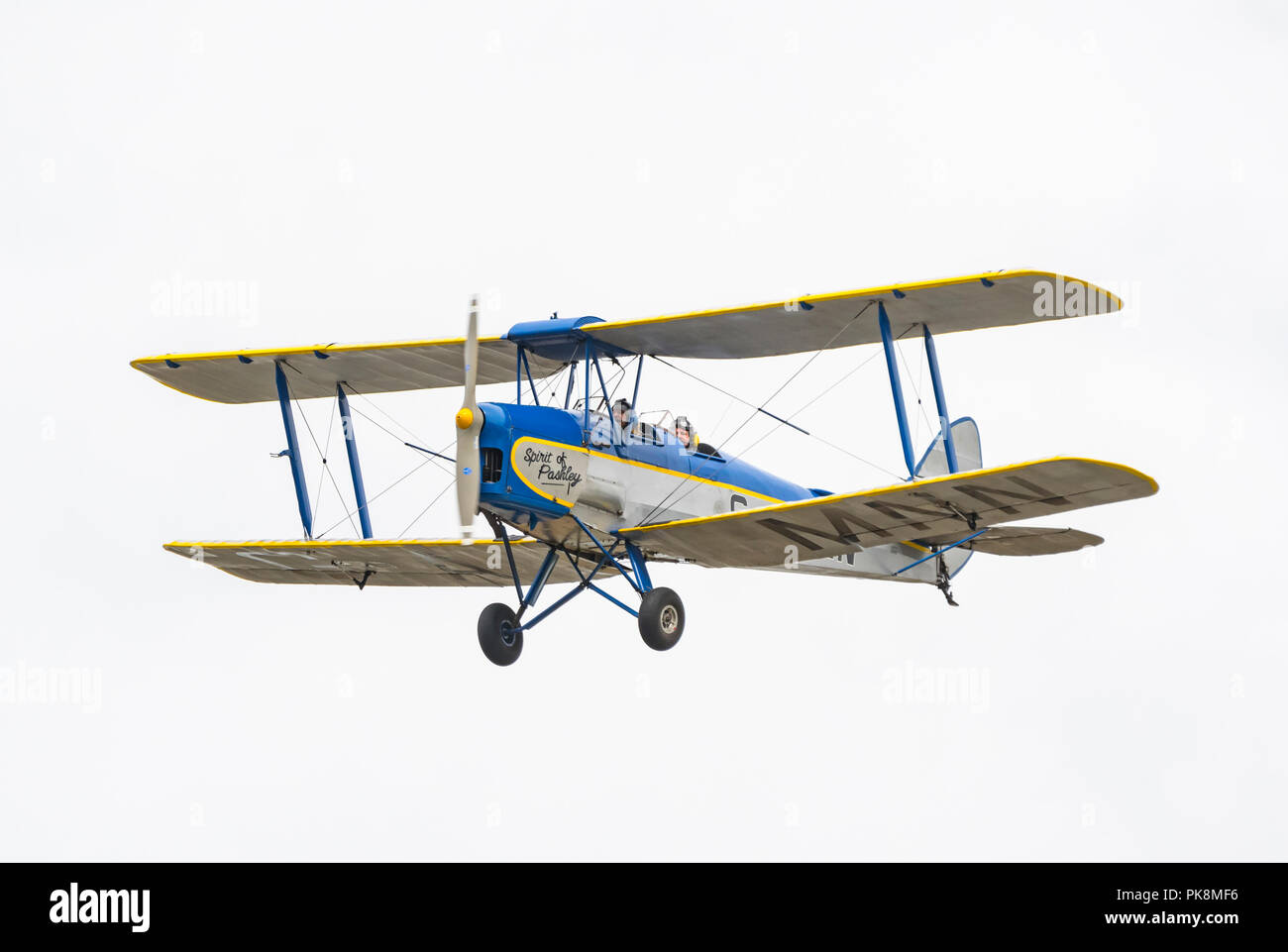 Esprit de Pashley, G-AMNN 2 places, un moteur unique bi-Tiger-Moth Plane flying sur une journée terne du sud du Royaume-Uni. Banque D'Images