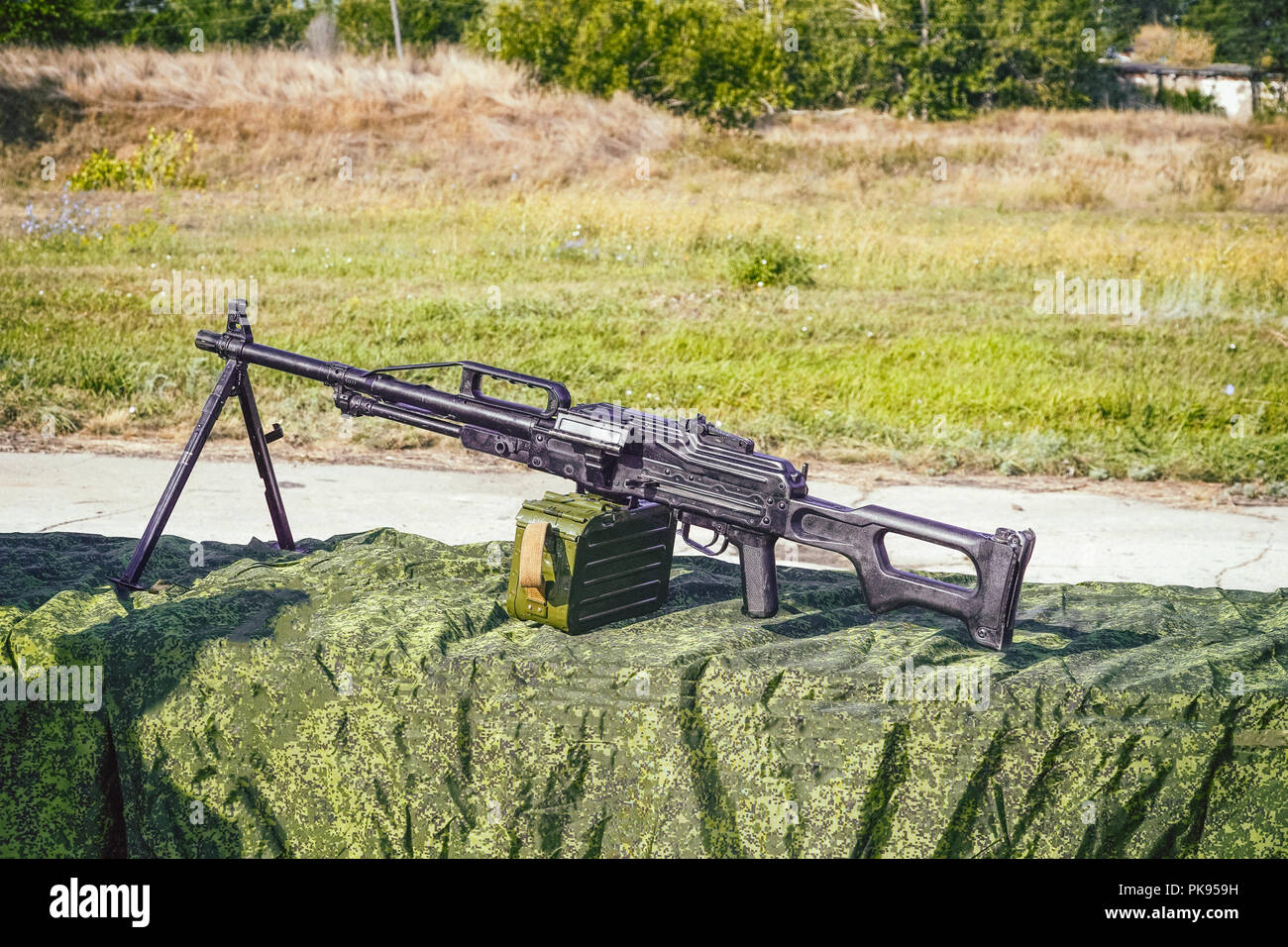 Mitrailleuse Pecheneg en service permanent avec l'armée russe Banque D'Images