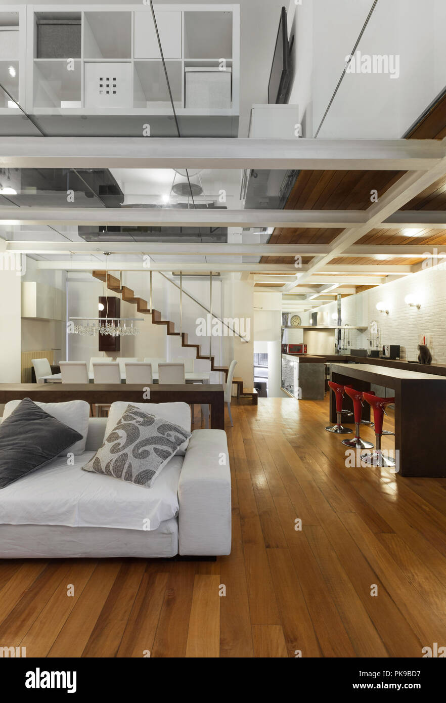 L'architecture, vaste loft avec un mobilier moderne, salle de séjour Banque D'Images