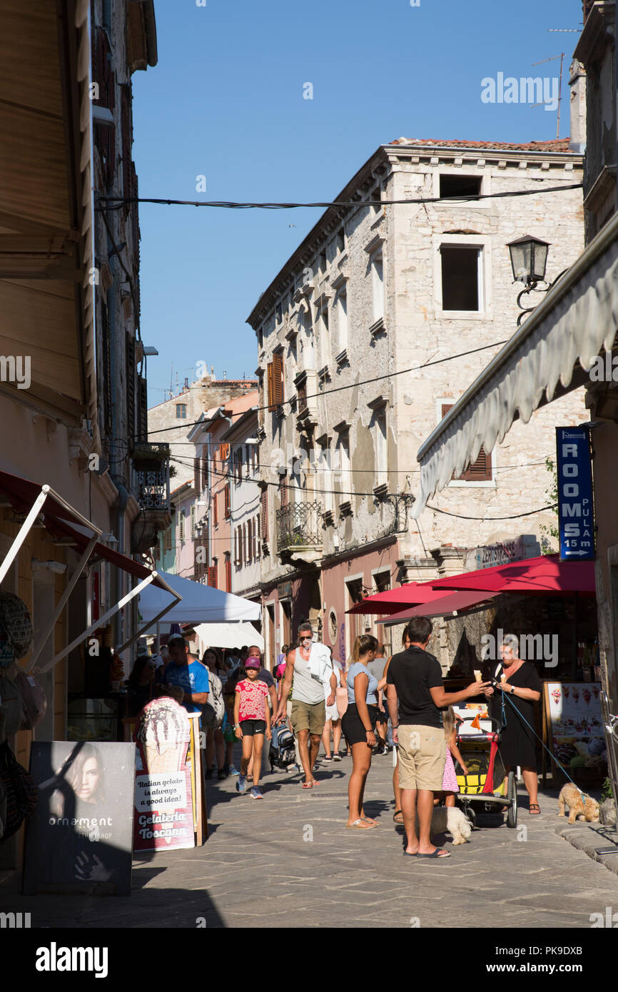Pula, ville côtière dans la région de Croatie situé sur la péninsule d'Istrie, au nord de la côte Adriatique Croate, de l'Europe Banque D'Images