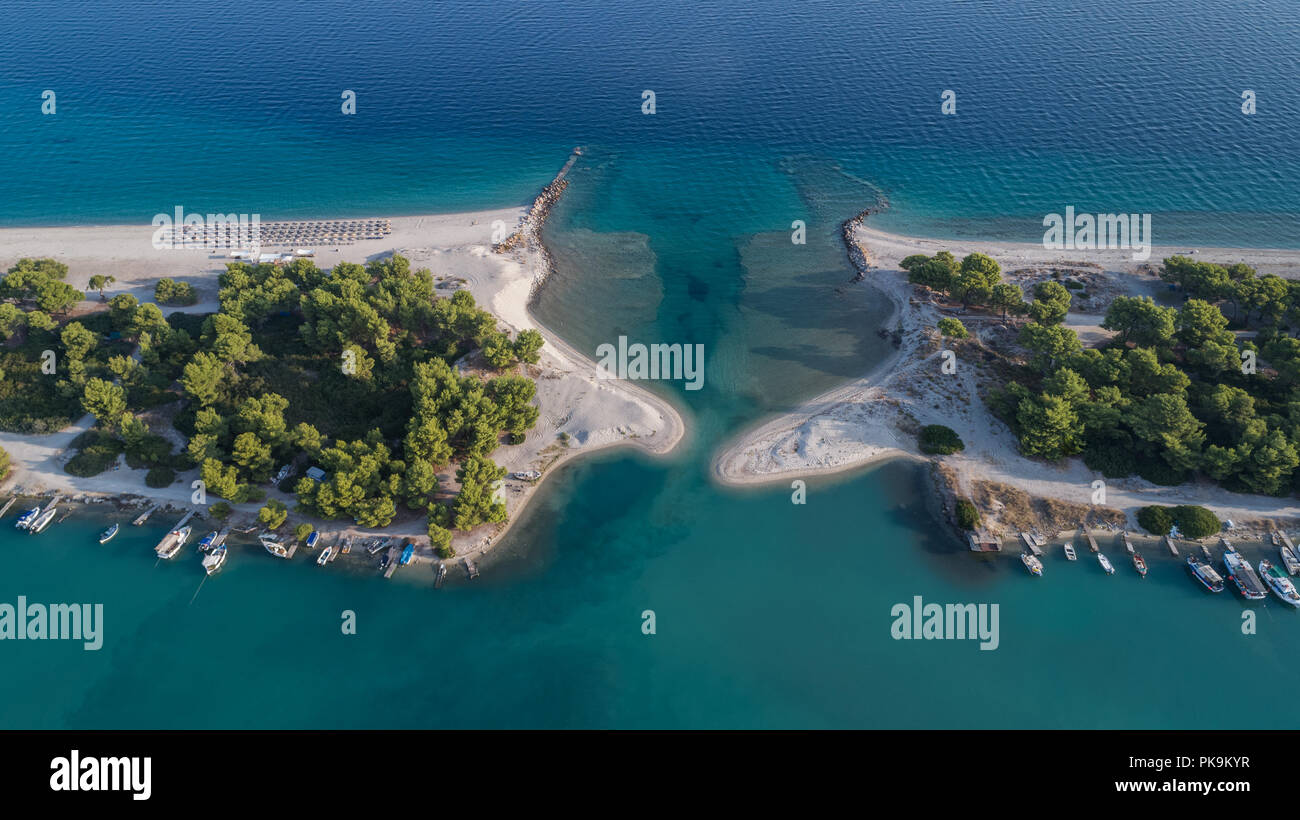 Vue aérienne de Glarokavos beach dans la péninsule de Kassandra. Halkidiki, Grèce Banque D'Images