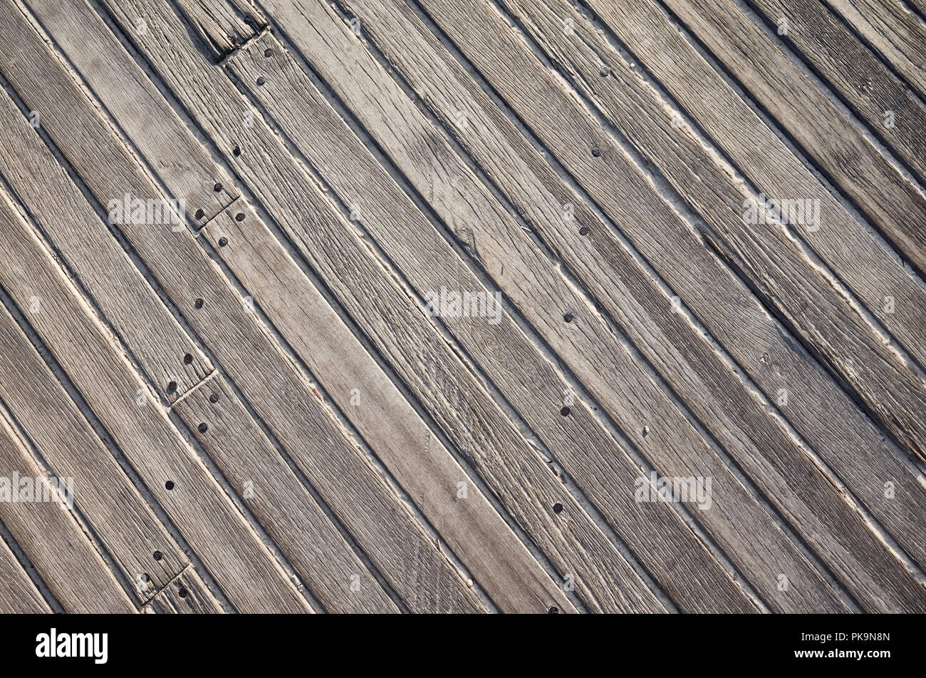 Parquet Promenade faite de vieilles planches en bois naturel. Banque D'Images