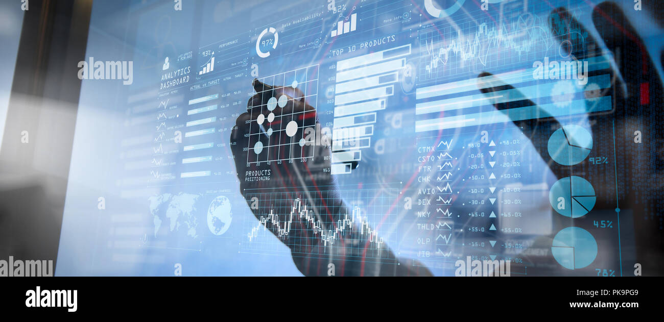 Intelligence (BI) et de l'analytique des affaires (BA) avec les indicateurs de performance clés (KPI) concept de planche de bord.concepteur de site Web et tablette numérique de travail comp Banque D'Images