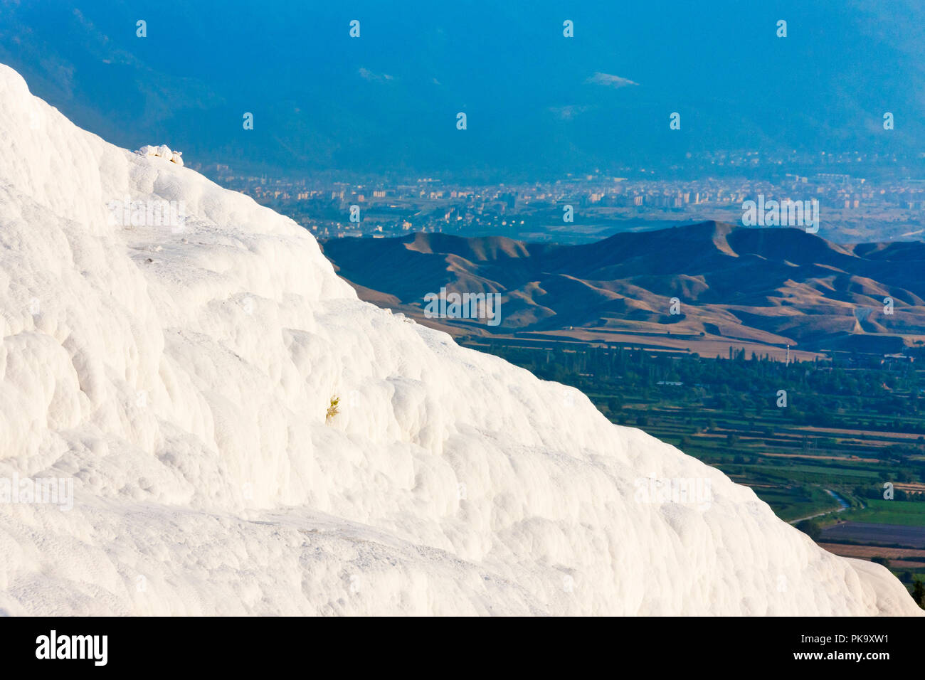 Terrasses en travertin de Pamukkale, Turquie (site du patrimoine mondial de l'UNESCO) Banque D'Images