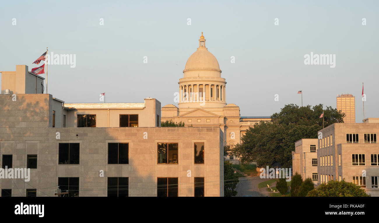 La pelouse vient d'être tondu au motif de la capitale de l'Etat dans le centre-ville de Little Rock, AK Banque D'Images