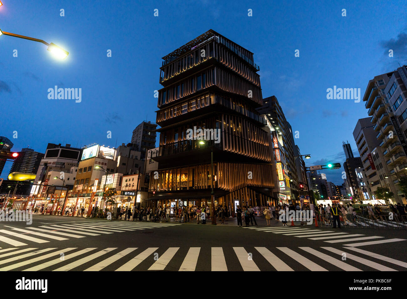 Centre d'information touristique de la culture d'Asakusa, Taito-Ku, Tokyo, Japon. Conçu par l'architecte japonais Kengo Kuma. Banque D'Images