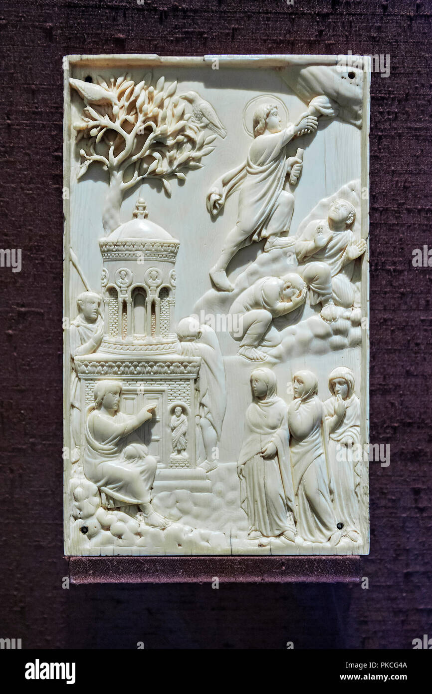 Plaque d'Ivoire, les femmes au tombeau du Christ et de l'hypothèse de l'Éternel, Milan ou Rome, à environ 400, National Museum, Munich Banque D'Images