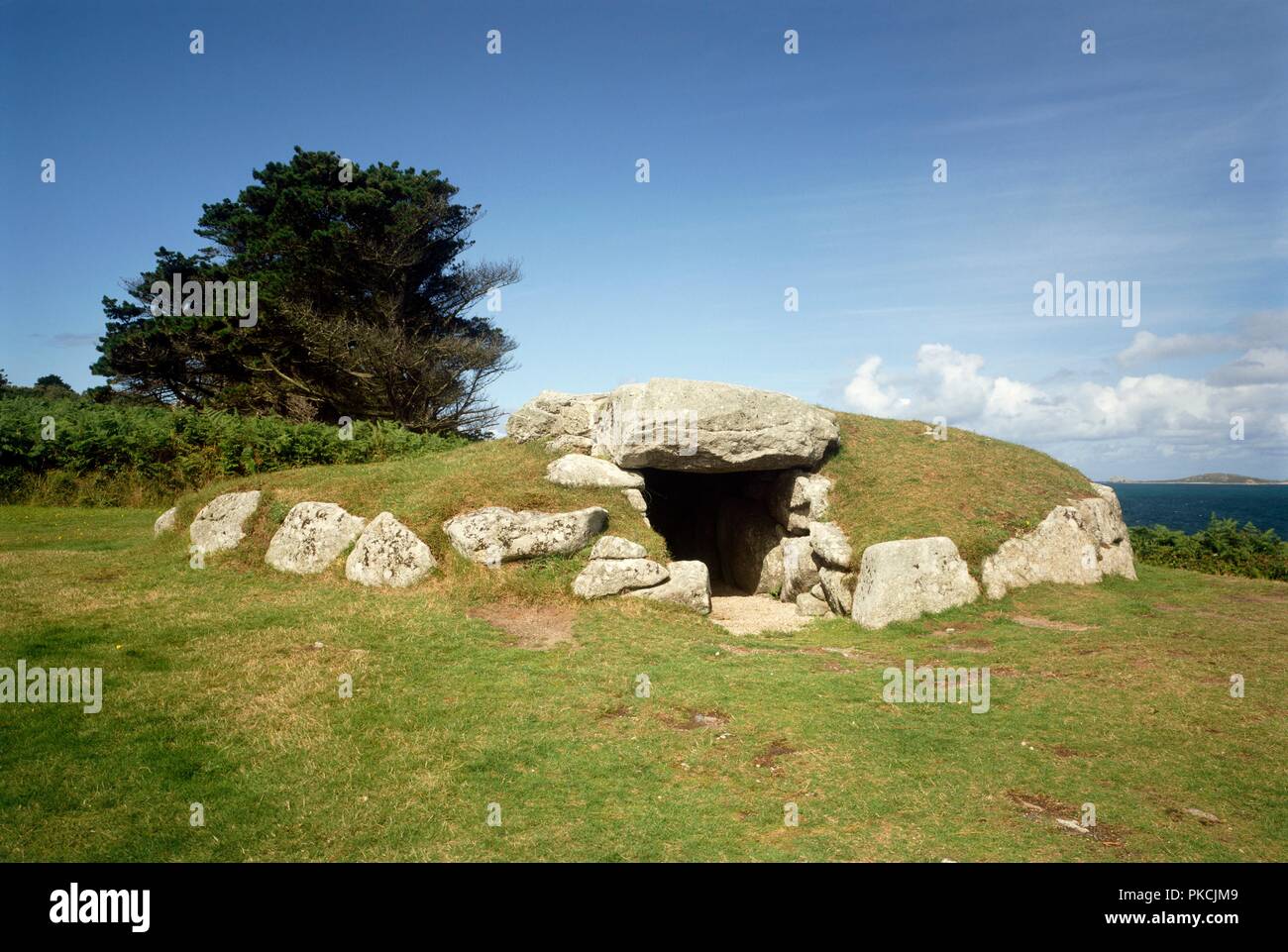 Âge du Bronze chambre funéraire, Innisidgen, St Mary's, à l'île de Scilly, Cornwall, en 2010. Historique : L'artiste photographe personnel de l'Angleterre. Banque D'Images