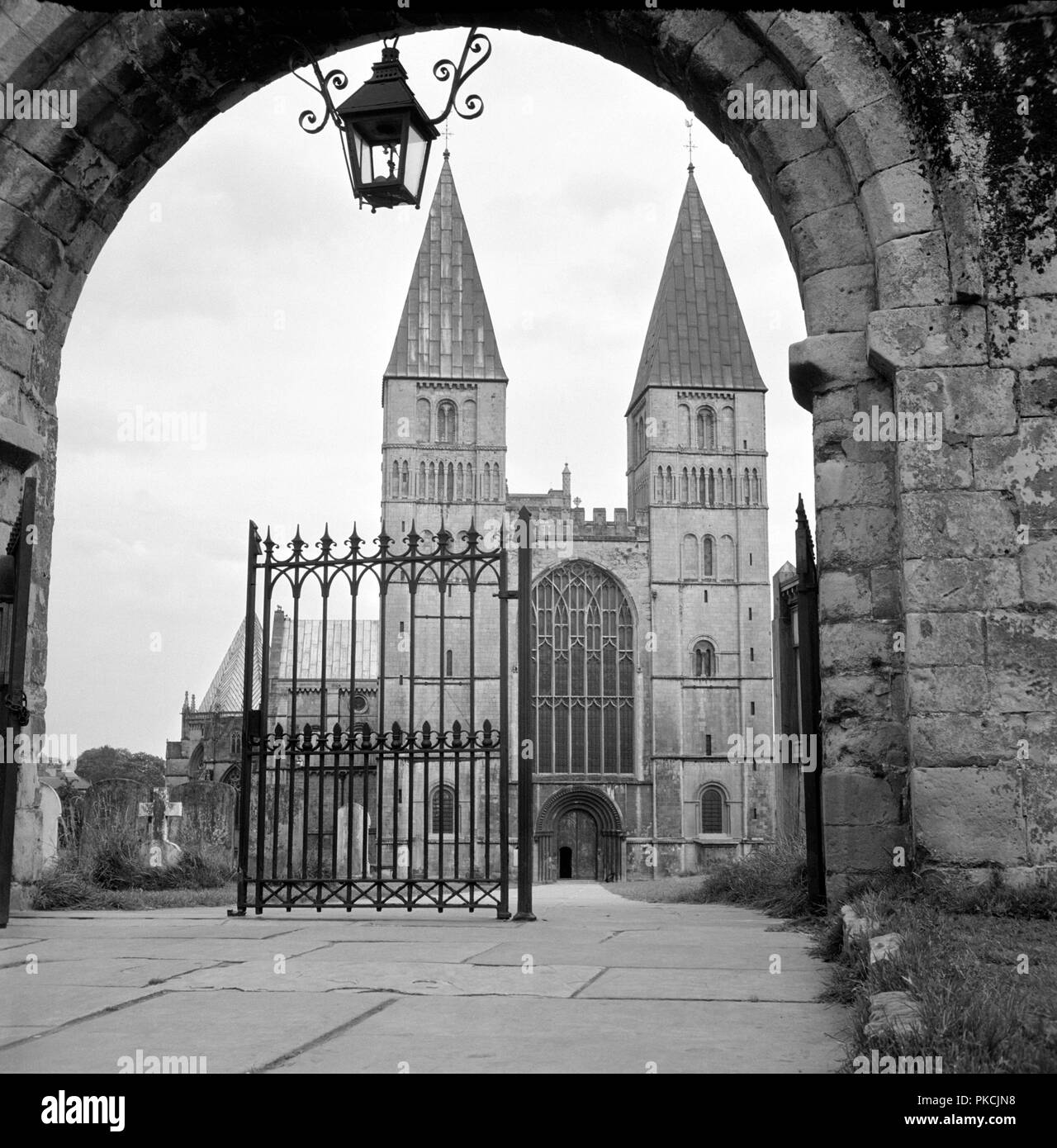 Southwell Minster, Nottinghamshire, 1948. Artiste : Hallam Ashley. Banque D'Images