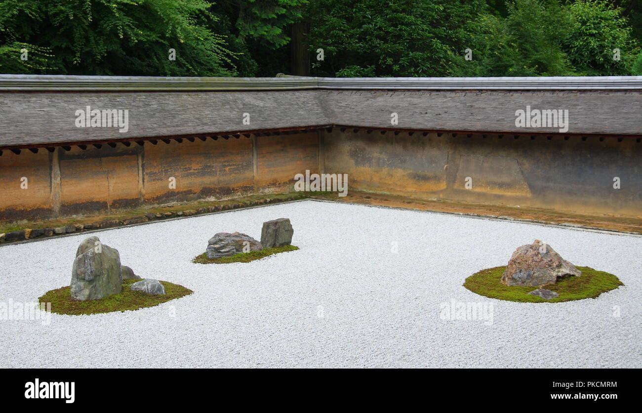 Le plus 'zen' de tous les jardins japonais - Ryoan-ji à Kyoto Banque D'Images