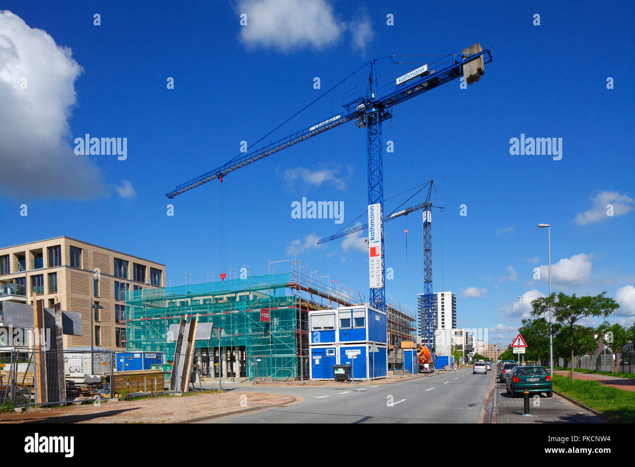 La construction résidentielle et commerciale dans la brême Überseestadt, échafaudages, site de construction, shell, Brême, Allemagne, Europe je Wohn-und Geschäftshaus Banque D'Images