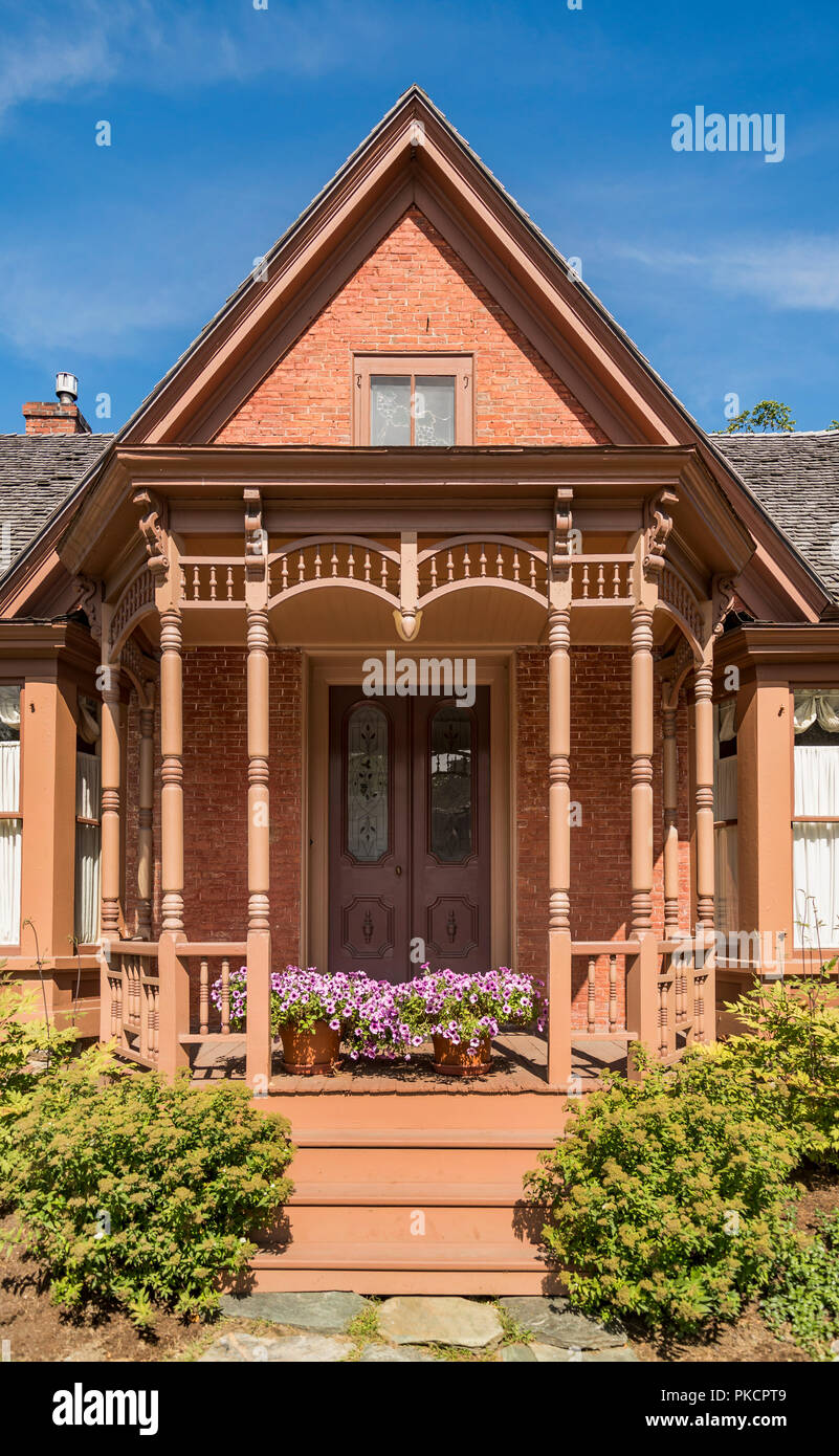 L'architecture victorienne pittoresque sur la façade de la maison à Stowe, Vermont, Etats-Unis Banque D'Images