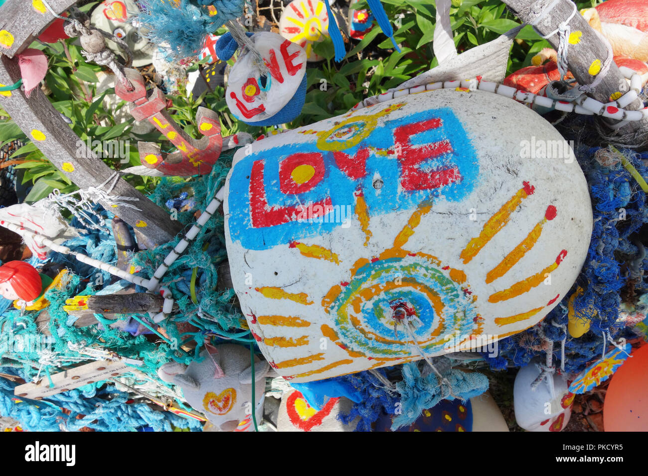 Détail de l'avant dans le jardin Bexhill-on-Sea, décoré avec des objets trouvés par la mer, Royaume-Uni Banque D'Images
