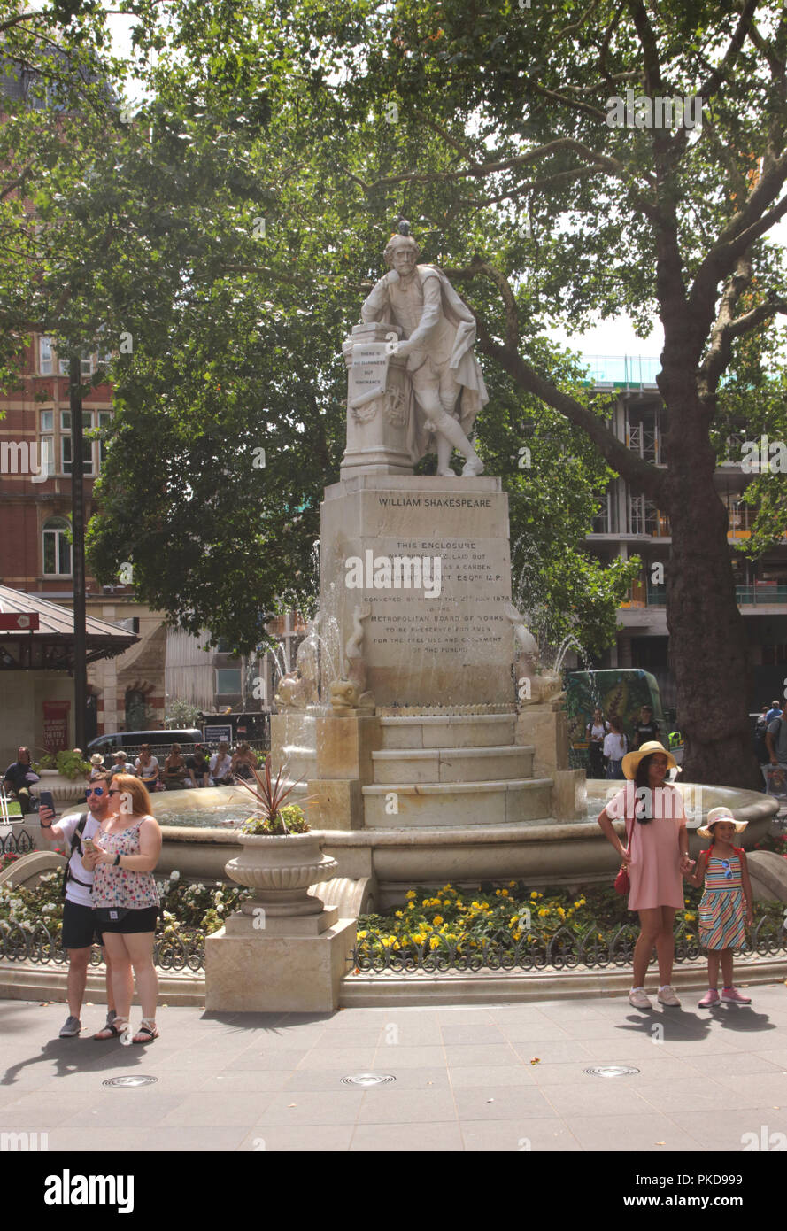 William Shakespeare Statue Leicester Square Londres Août 2018 Banque D'Images