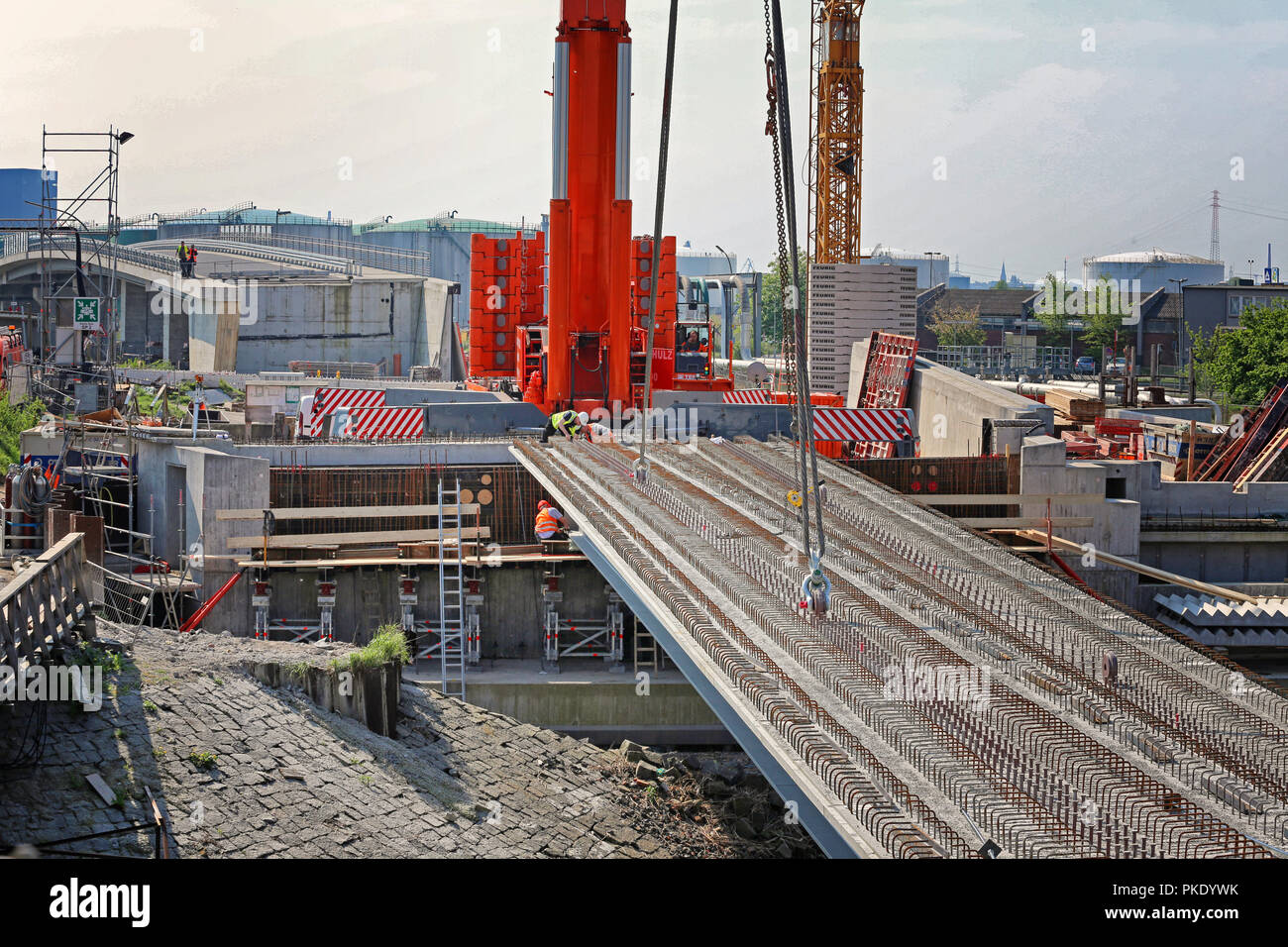 La construction du nouveau pont de rethe dans le port de Hambourg Banque D'Images