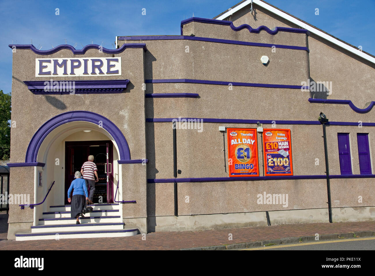 Apollo Club de Bingo Empire, Couronne St, Caernarfon (Caernarvon), Gwynedd, Pays de Galles. Cinéma Empire à l'origine (1915) qui fait maintenant partie de bingo majestueux Banque D'Images