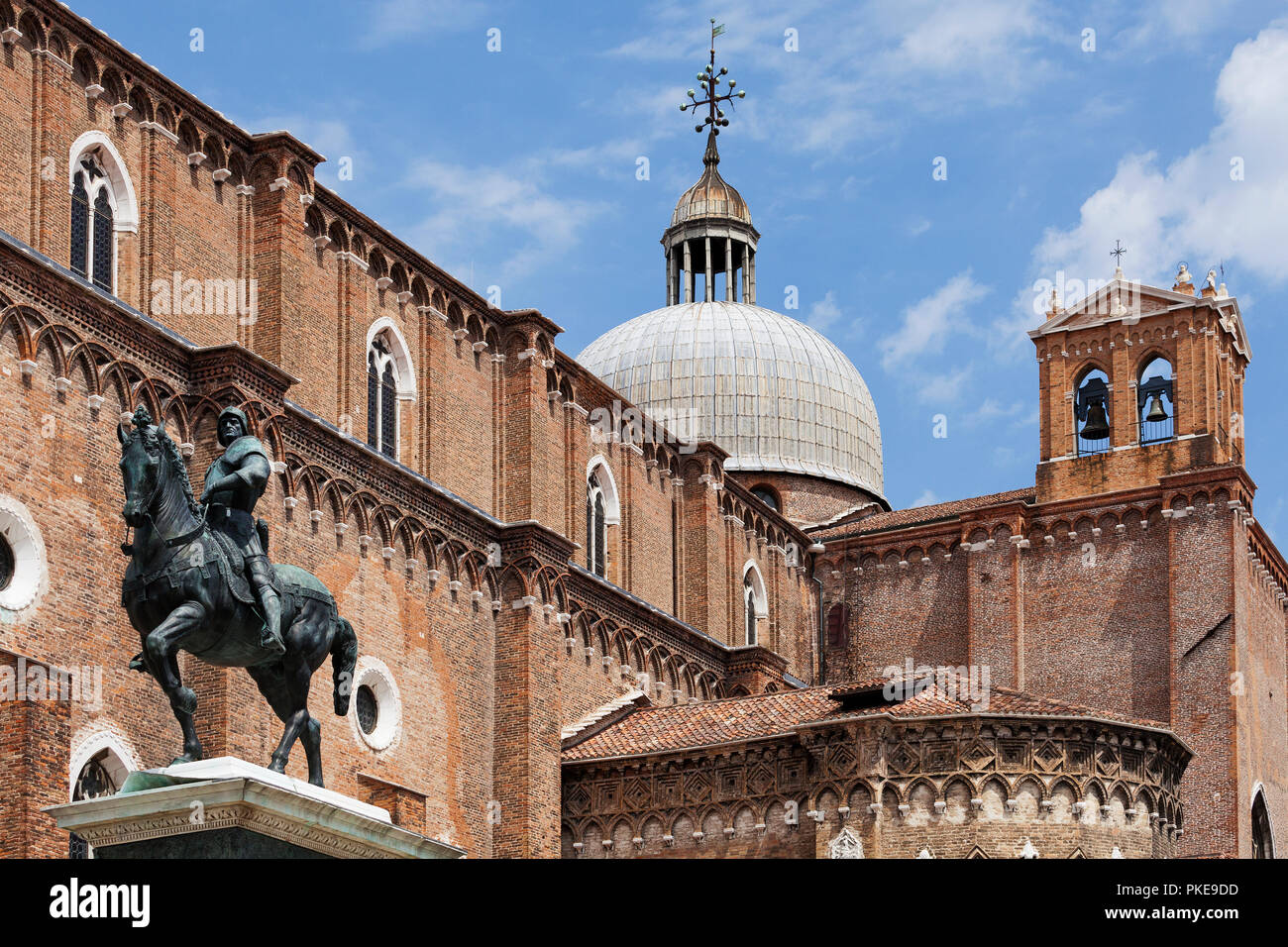 Statue équestre de Bartolomeo Colleoni à Campo Santi Giovanni e Paolo, Venise, Italie Banque D'Images