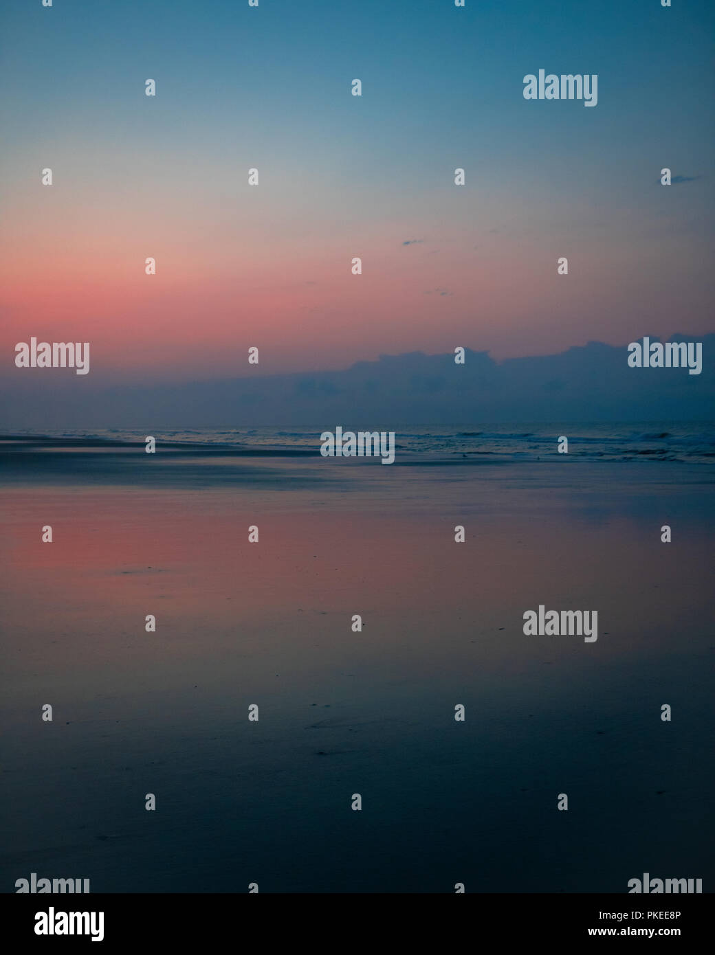 Sunset Beach en Caroline Barrière Île touchée par l'ouragan Florence Banque D'Images