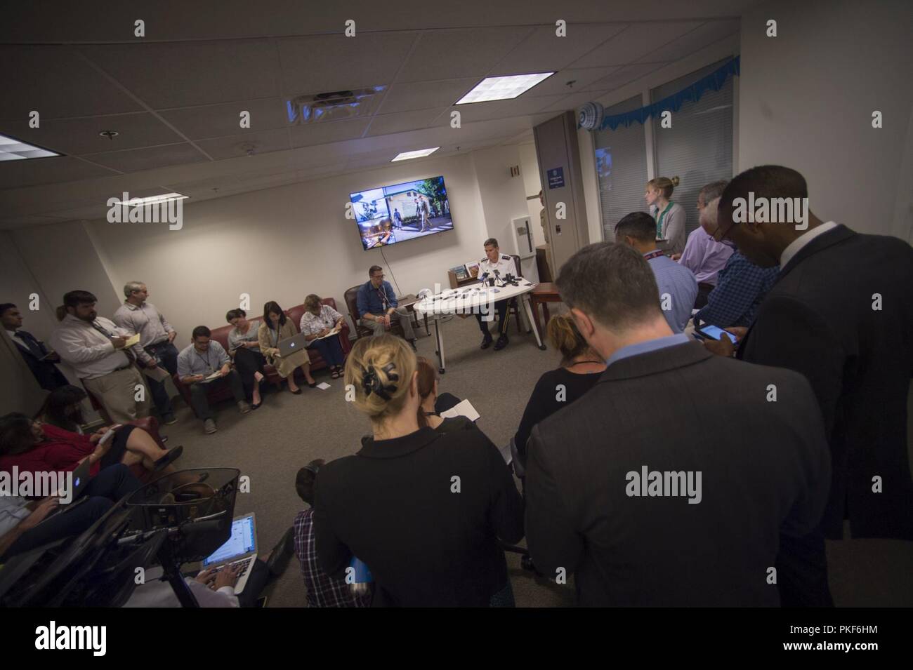 L'armée américaine le général Joseph Votel, commandant du Commandement central américain, parle à la presse au Pentagone à Washington, D.C., July 08, 2018. Banque D'Images