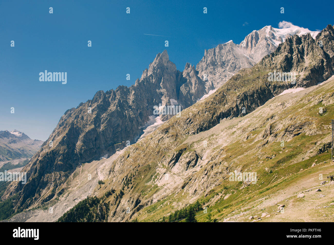 Paysage de hautes Alpes dans le massif du Mont Blanc, Courmayeur , Italie. Pavillon du Mont Frety Banque D'Images