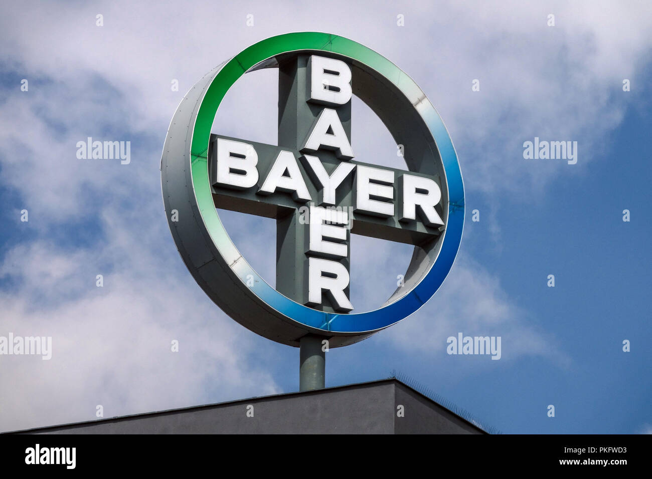 Le logo de Bayer, entreprise pharmaceutique et chimique allemande Banque D'Images