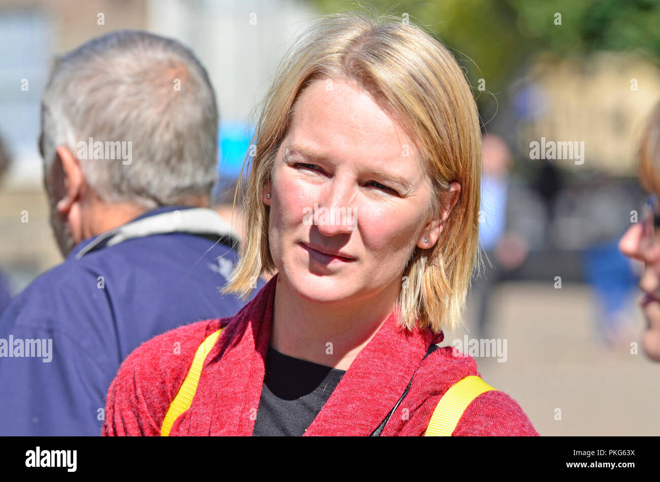Londres, Royaume-Uni. 13 septembre, Londres. Les amis et la famille de Kweku Adoboli ghanéen inscrivez-vous son lecteur MP Hannah Bardell (Livingstone) de demander au ministre de l'intérieur de cesser son expulsion imminente. L'ex-banquier d'UBS a été reconnu coupable d'une fraude de 1,4 milliard € en 2012. Près de 100 députés et 18 MSPs ont signé une lettre s'opposant à son expulsion. Credit : PjrFoto/Alamy Live News Banque D'Images