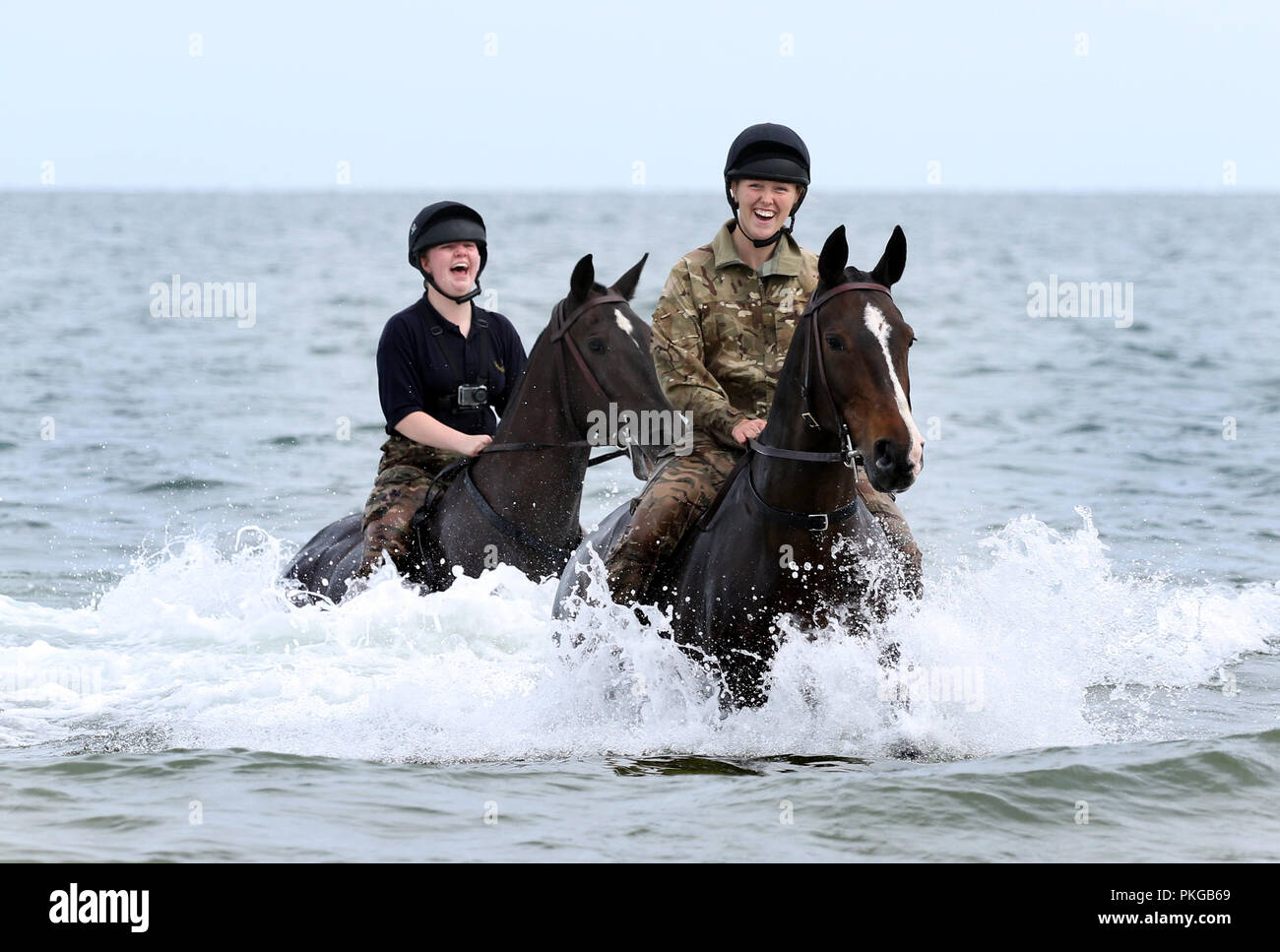 Holkham, Norfolk, Royaume-Uni. 12Th Sep 2018. Des soldats et des chevaux de la troupe Kings Royal Horse Artillery profitant de leur formation sur la plage de Holkham, Norfolk, le 12 septembre 2018. Crédit : Paul Marriott/Alamy Live News Banque D'Images