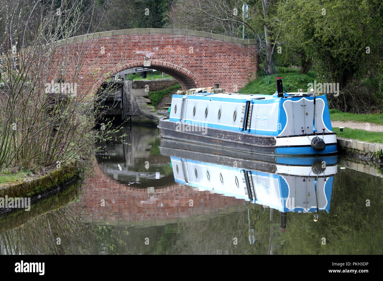 Barge Canal Chesterfield & Bridge Banque D'Images