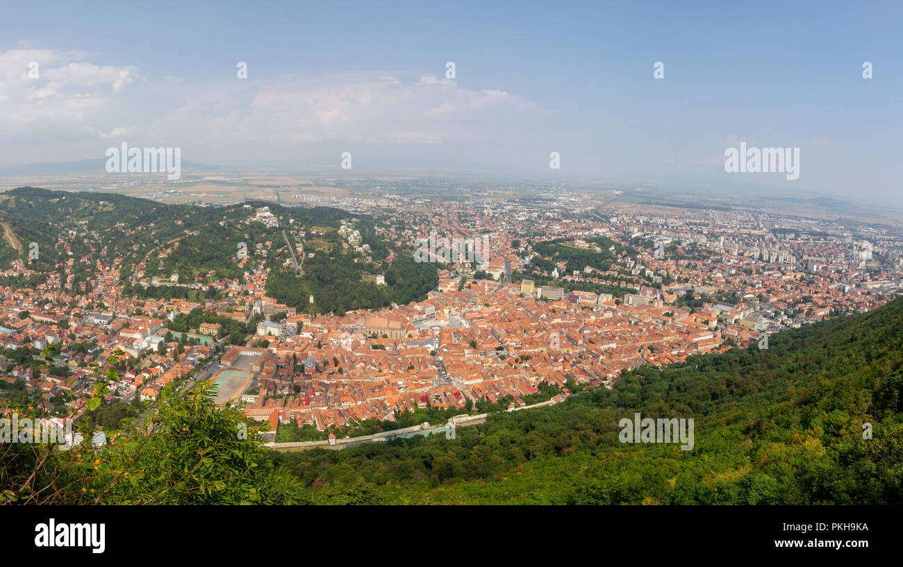 Vue panoramique de Tâmpa de Brasov, Brasov, Roumanie. (Image cousues ensemble à partir de plusieurs images en post-production) Banque D'Images