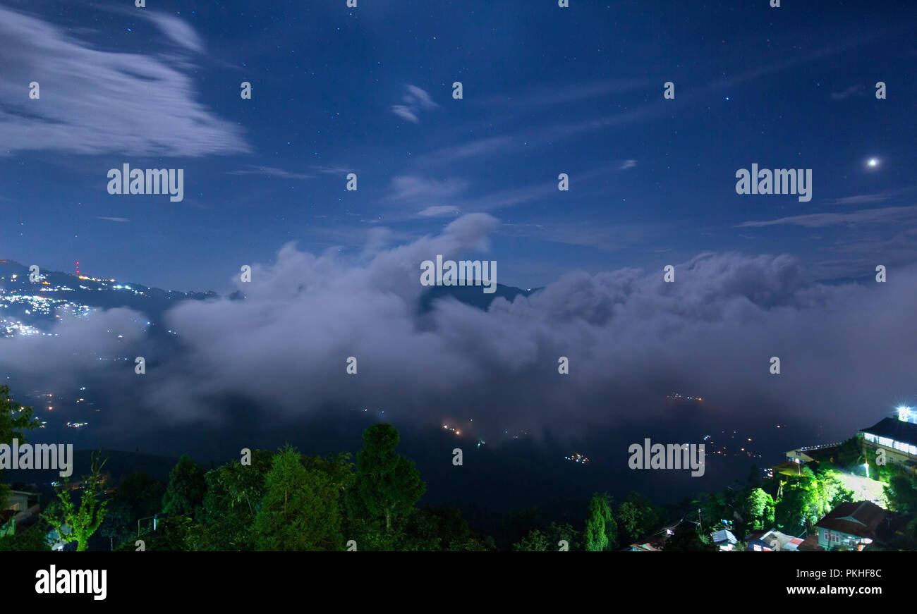 Darjeeling Himalaya pendant la mousson dans l'ouest du Bengale, en Inde Banque D'Images