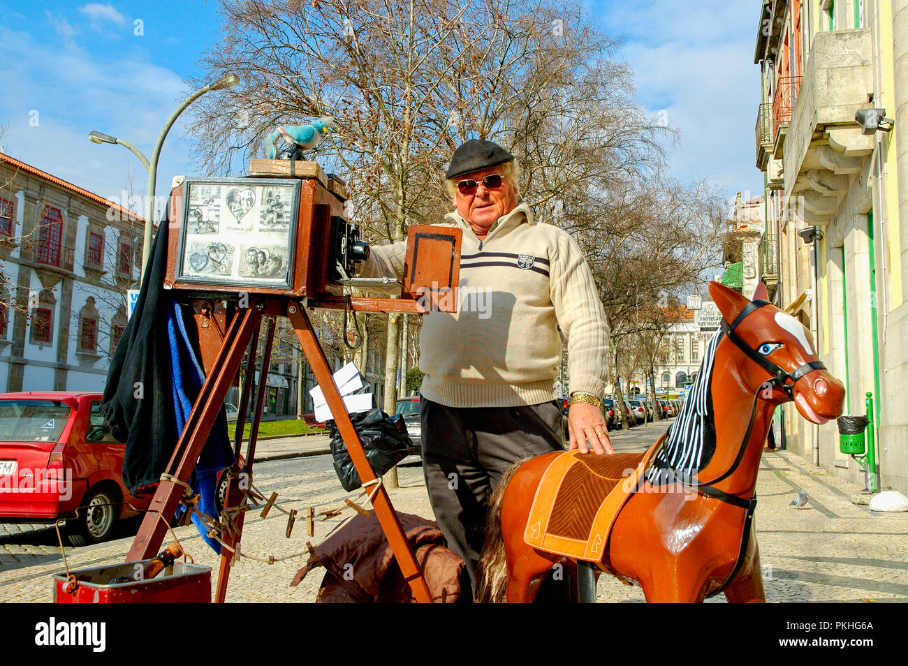 M. Alberto Gomes, un photographe de Rue de Vila Real. Trás-os-Montes, Portugal Banque D'Images