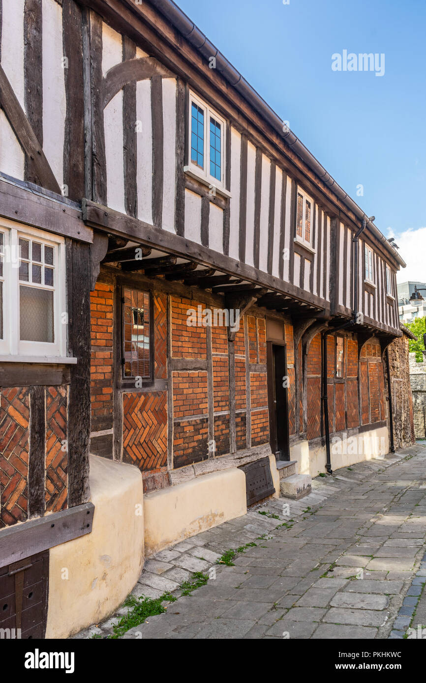 Façade de l'hôtel Tudor House Museum le long de Blue Anchor Lane à Southampton, Hampshire, England, UK Banque D'Images