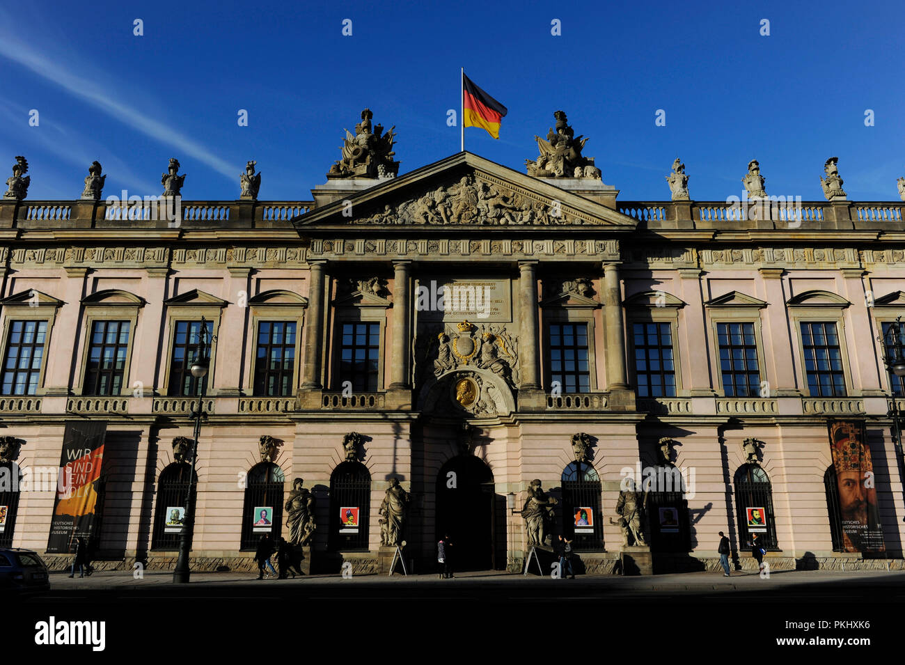 L'Allemagne. Berlin. Musée historique allemand 'Deutsches Historisches Museum', situé dans l'ancien Arsenal Zeughaus '', construit entre 1695-1730 dans le style baroque. Façade principale. Banque D'Images