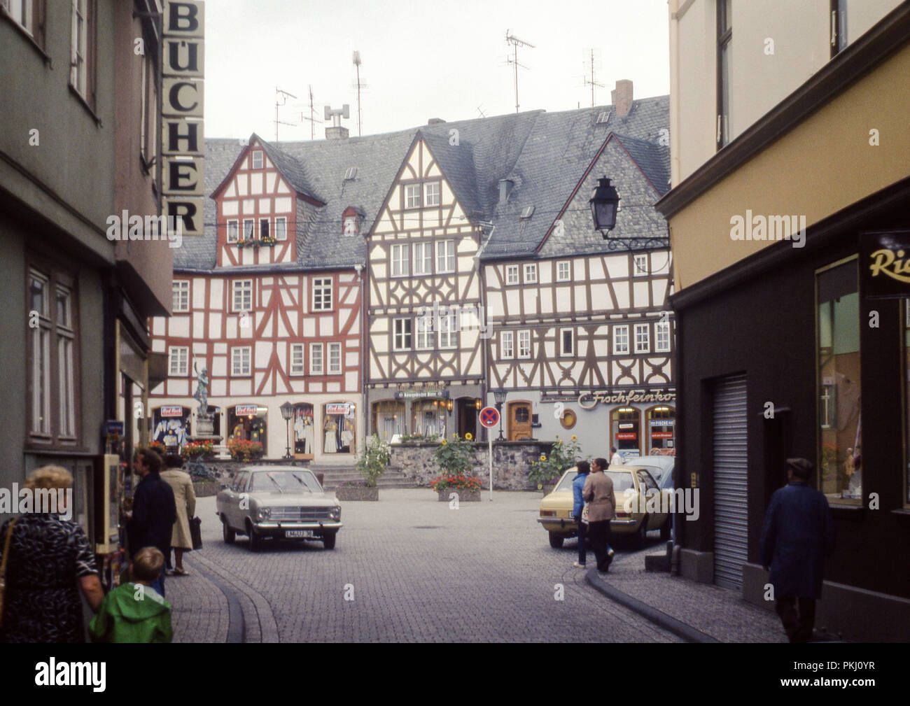 Rosengasse et Plötze des rues dans la vieille ville (Altstadt) de Limburg an der Lahn, Hesse, Allemagne prise en septembre 1979. Banque D'Images