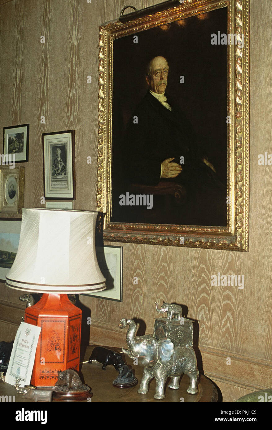 Im Haus des Familiensitz der Bismarcks Schloss Friedrichsruh nahe Hamburg, Deutschland 2006. Dans la chambre de la résidence familiale du château de Bismarck Friedrichsruh près de Hambourg, Allemagne 2006 Banque D'Images