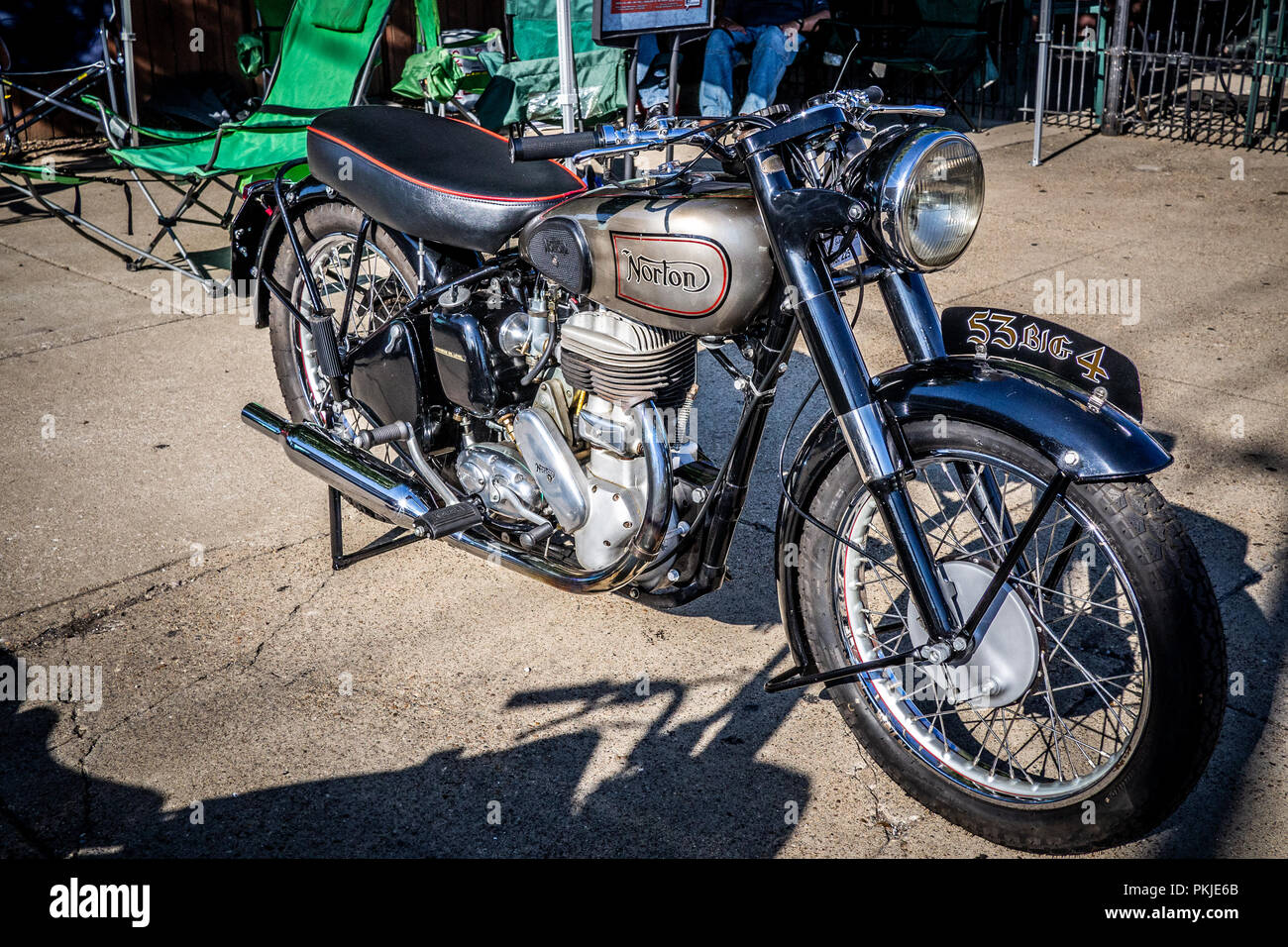 Eville En Fête 2018 car show à Evansville, Indiana. Classique restauré avec beaucoup de véhicules le long de la rue avec des tiges et de rat. Banque D'Images