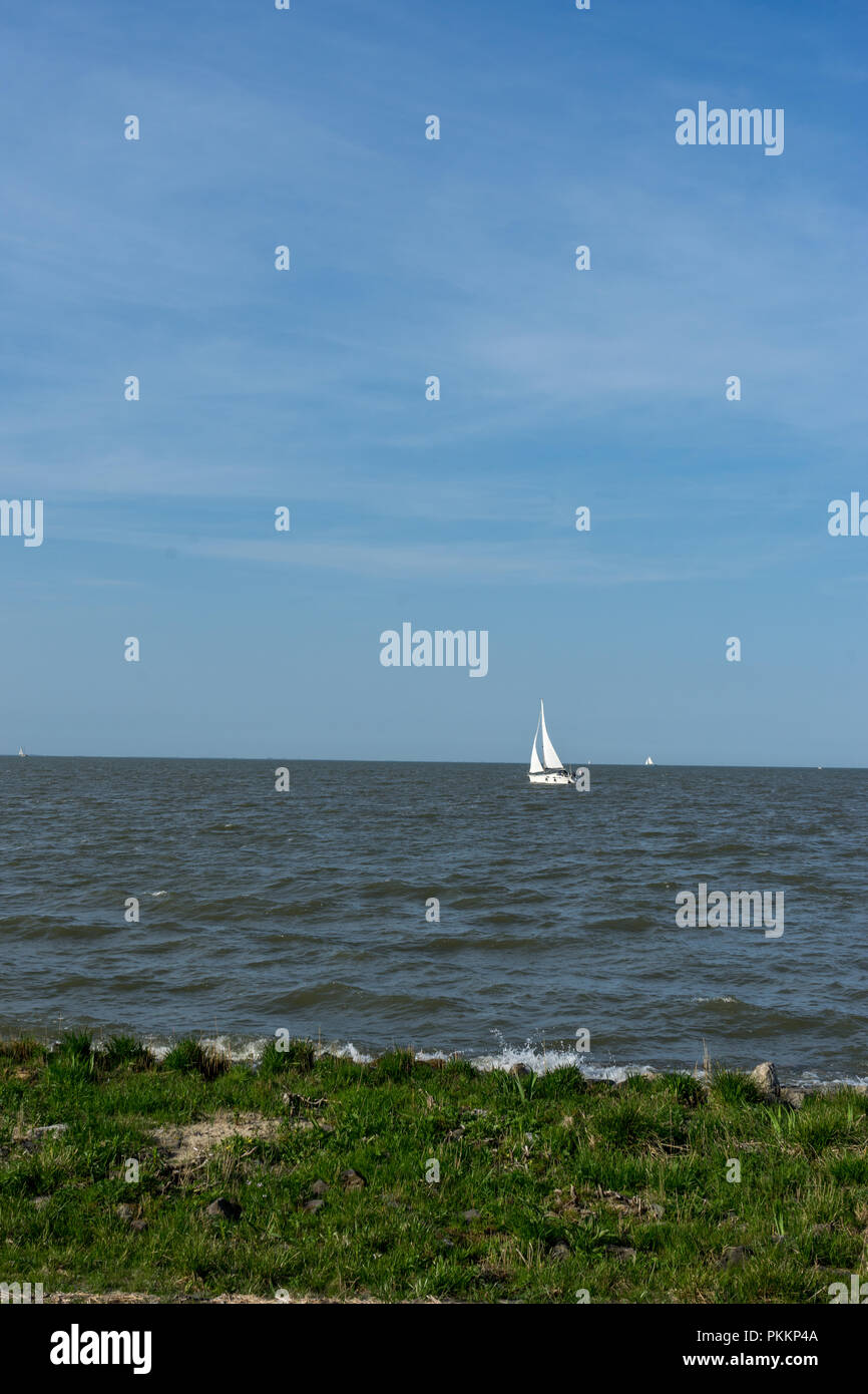 Aux Pays-Bas, les zones humides, Maarken, Europe, une grande étendue d'eau Banque D'Images