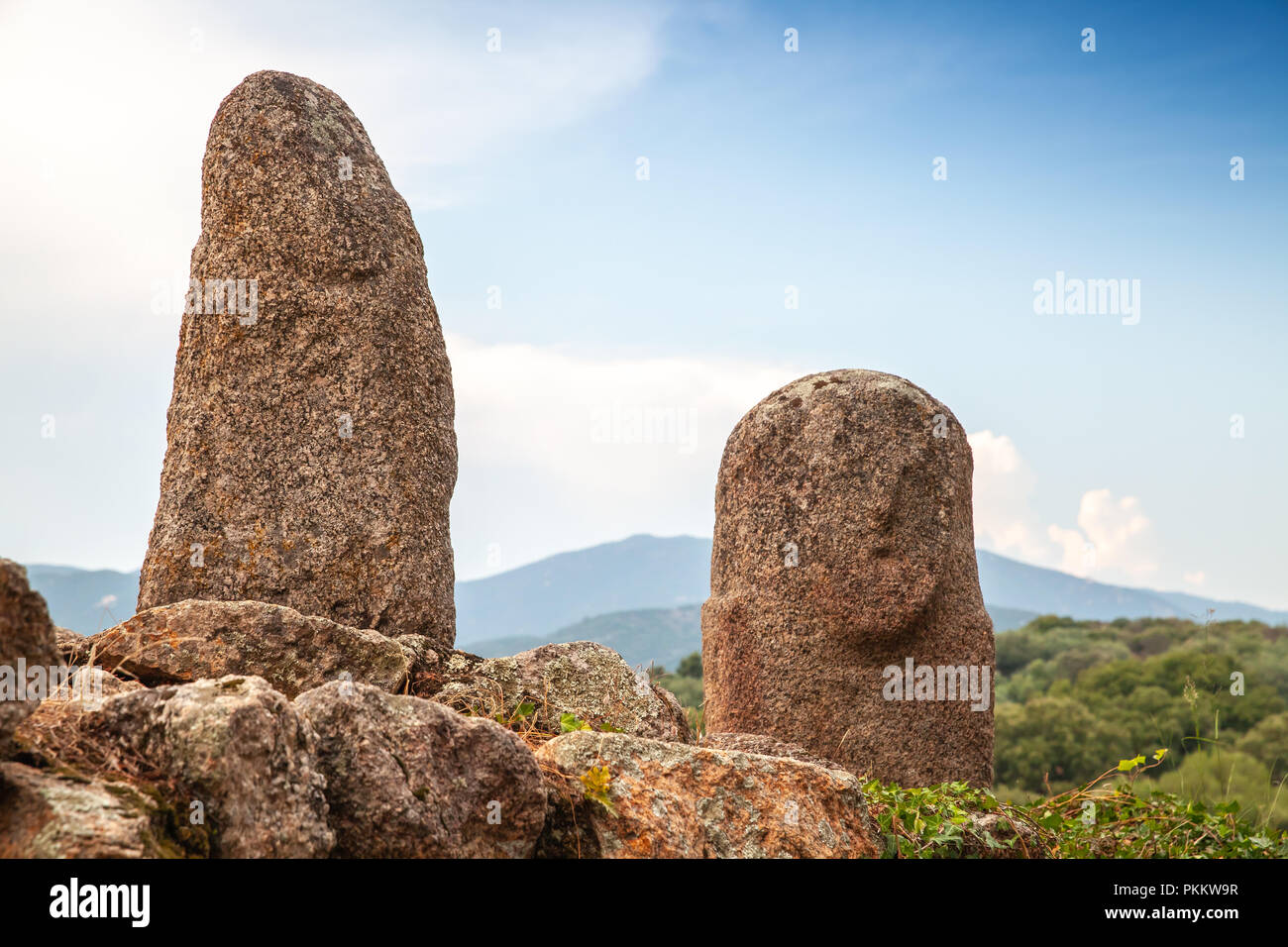 Statues en pierre de Filitosa, site mégalithique de la Corse du Sud, France Banque D'Images