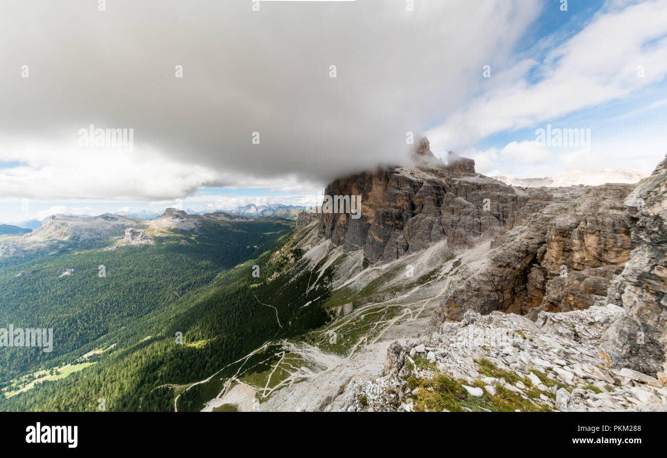 Paysage de montagne pittoresque dans le Val Gardena en Alta Badia, dans les Dolomites de l'Italie Banque D'Images