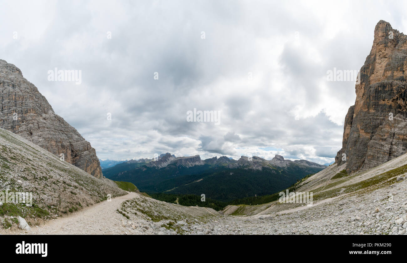 Paysage de montagne pittoresque dans le Val Gardena en Alta Badia, dans les Dolomites de l'Italie Banque D'Images
