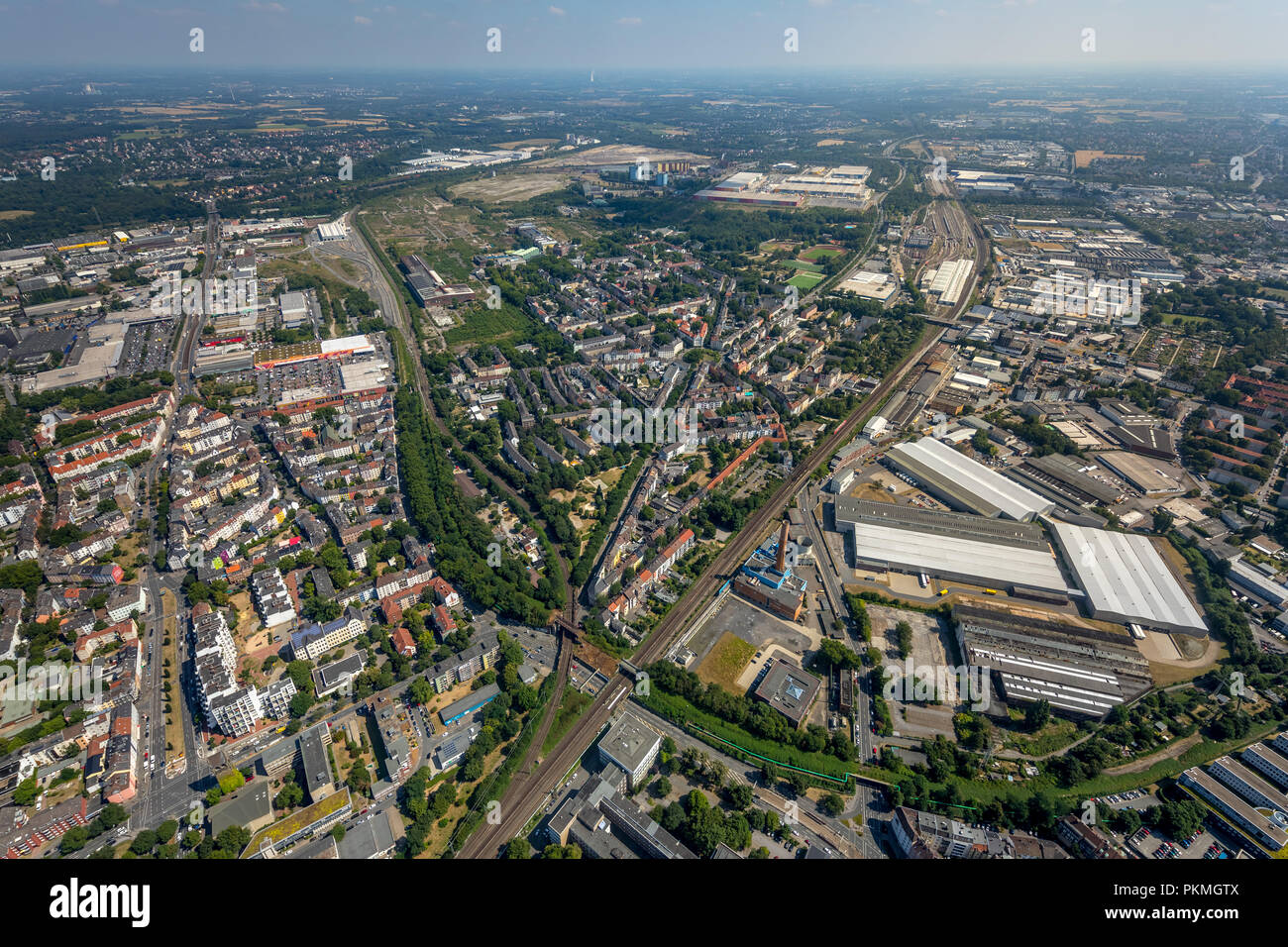 Vue aérienne, ex-Westfalenhütte, parc industriel, zone industrielle, logistique Amazon, Dortmund, Ruhr Banque D'Images